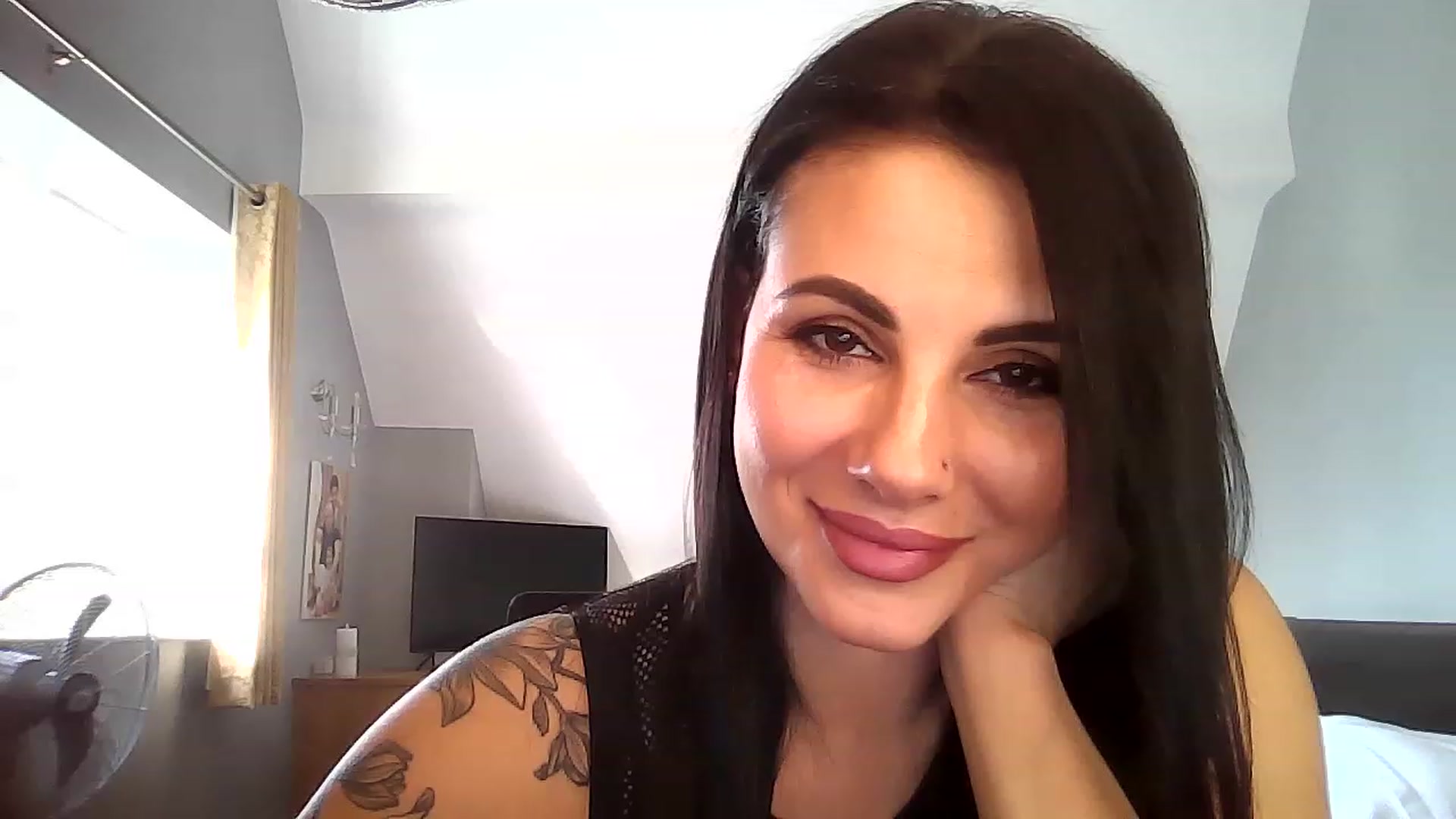 Gallery image thumbnail from FitBaby's myfreecams stream on, 01/13/2023, 13:48 image 4 of 20