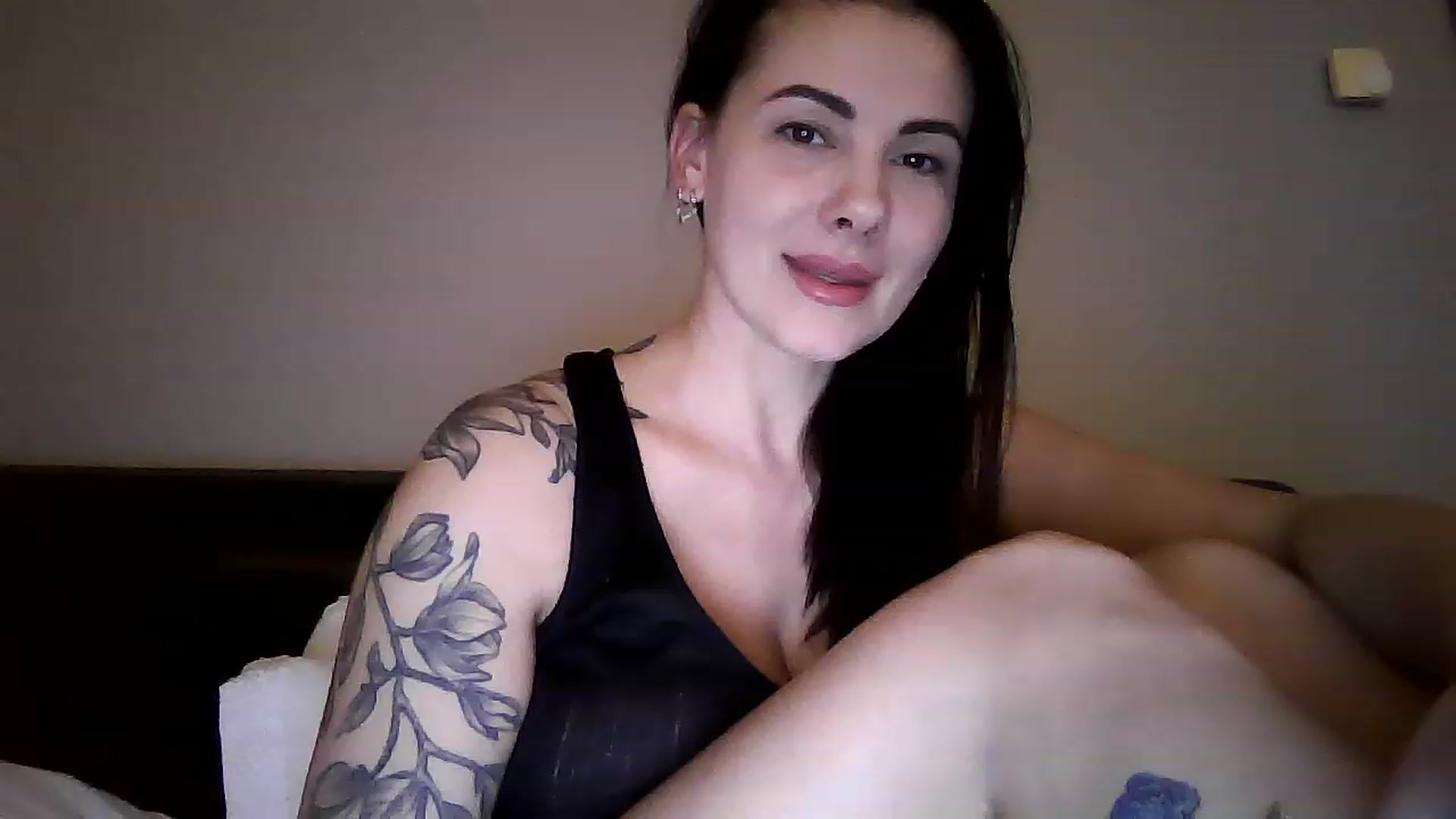 Gallery image thumbnail from FitBaby's myfreecams stream on, 01/17/2023, 15:15 image 16 of 20