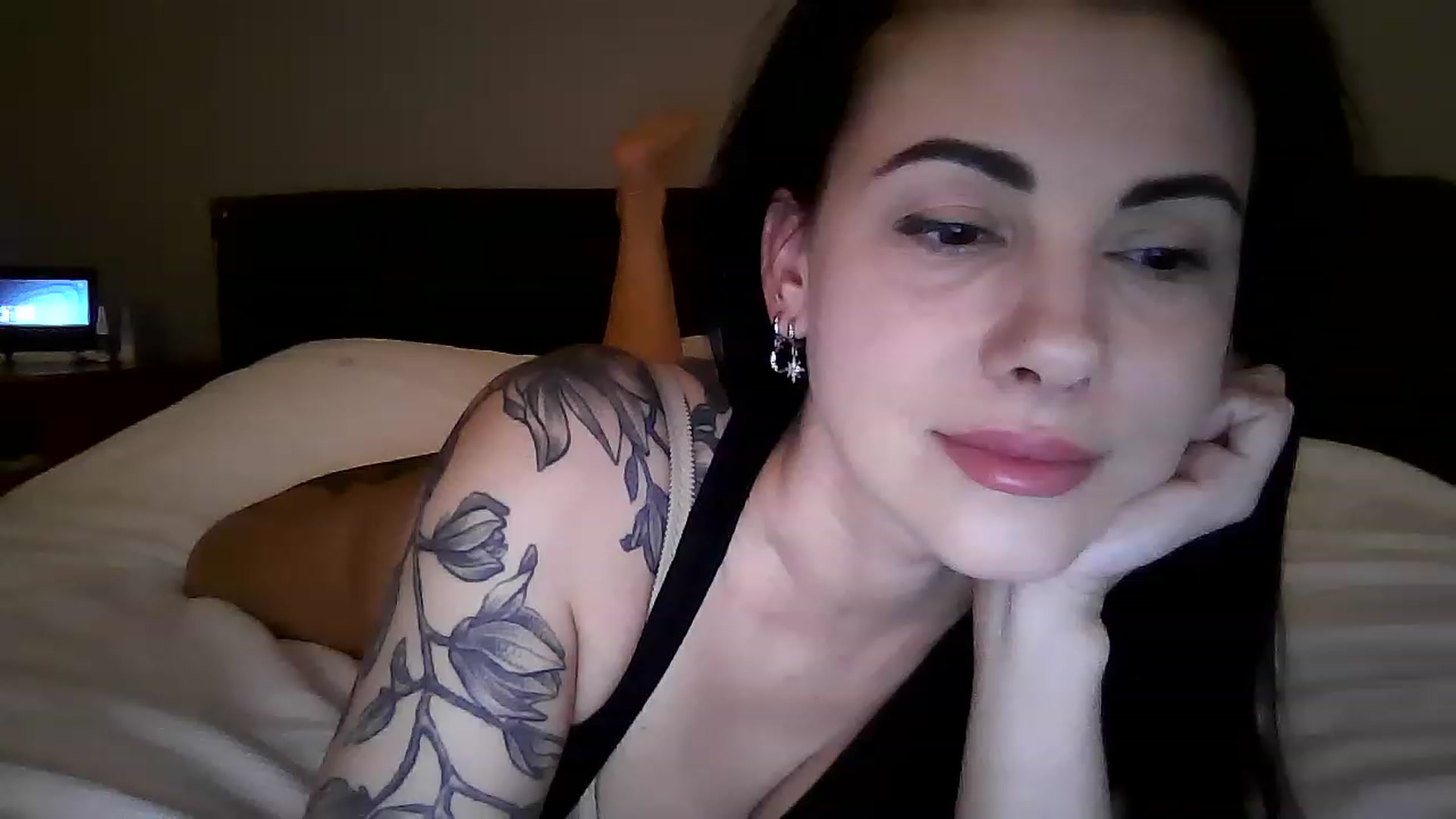 Gallery image thumbnail from FitBaby's myfreecams stream on, 01/17/2023, 15:15 image 2 of 20