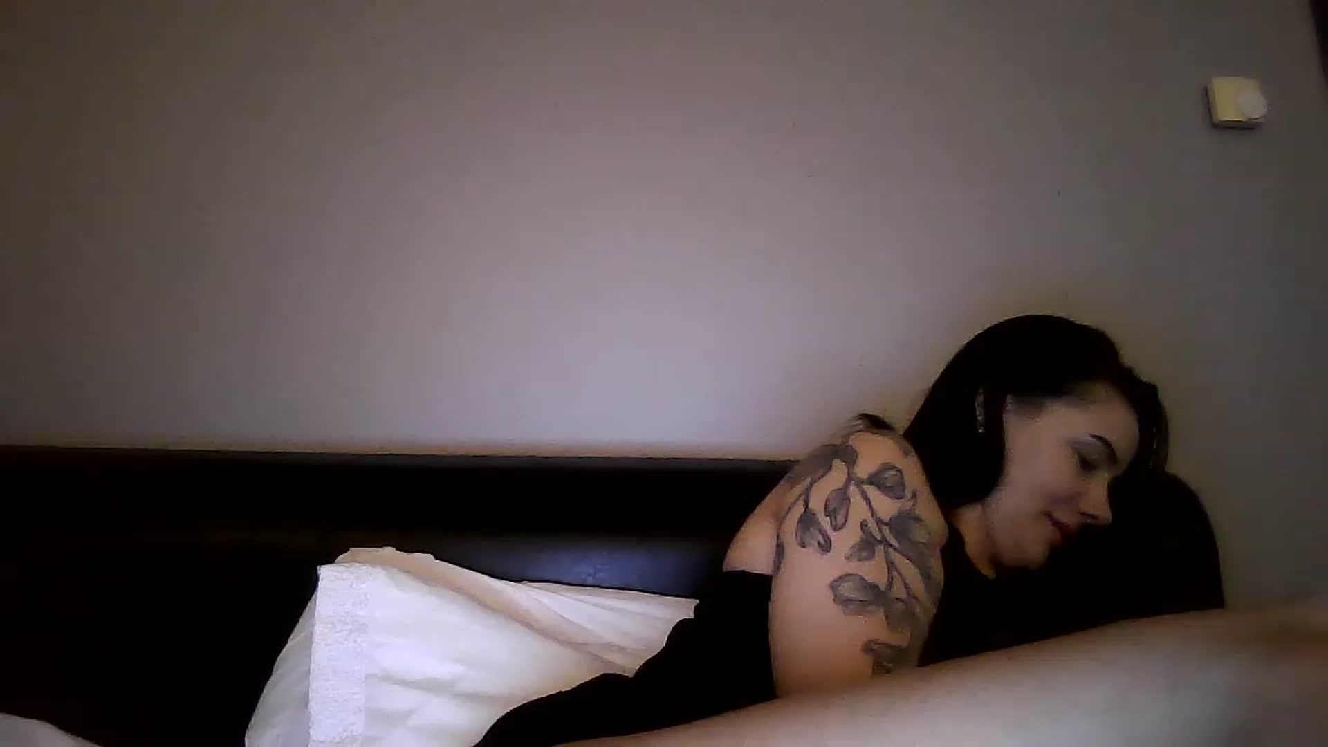 Gallery image thumbnail from FitBaby's myfreecams stream on, 01/17/2023, 15:15 image 14 of 20