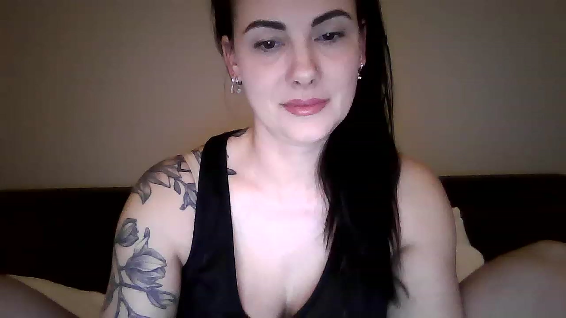Gallery image thumbnail from FitBaby's myfreecams stream on, 01/17/2023, 15:15 image 20 of 20
