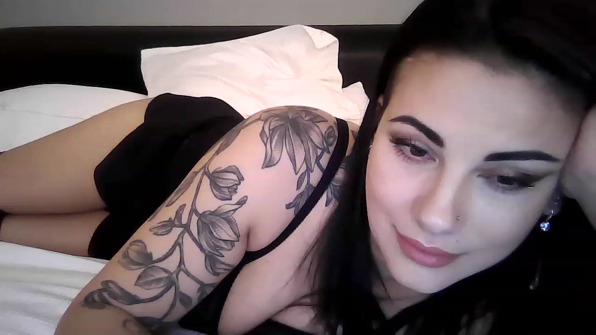 Gallery image thumbnail from FitBaby's myfreecams stream on, 01/18/2023, 13:55 image 2 of 20