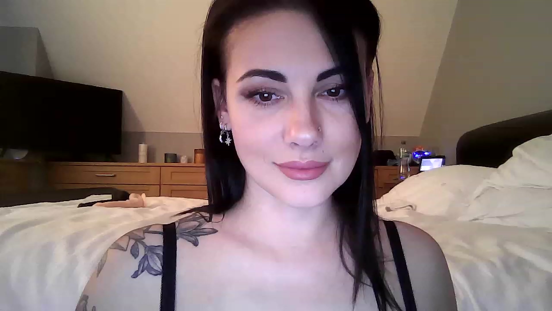 Gallery image thumbnail from FitBaby's myfreecams stream on, 01/18/2023, 14:24 image 7 of 20