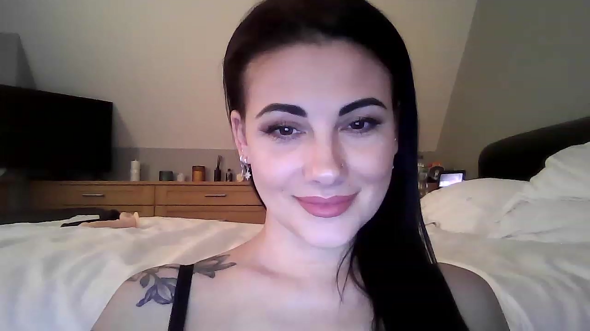 Gallery image thumbnail from FitBaby's myfreecams stream on, 01/18/2023, 14:24 image 14 of 20
