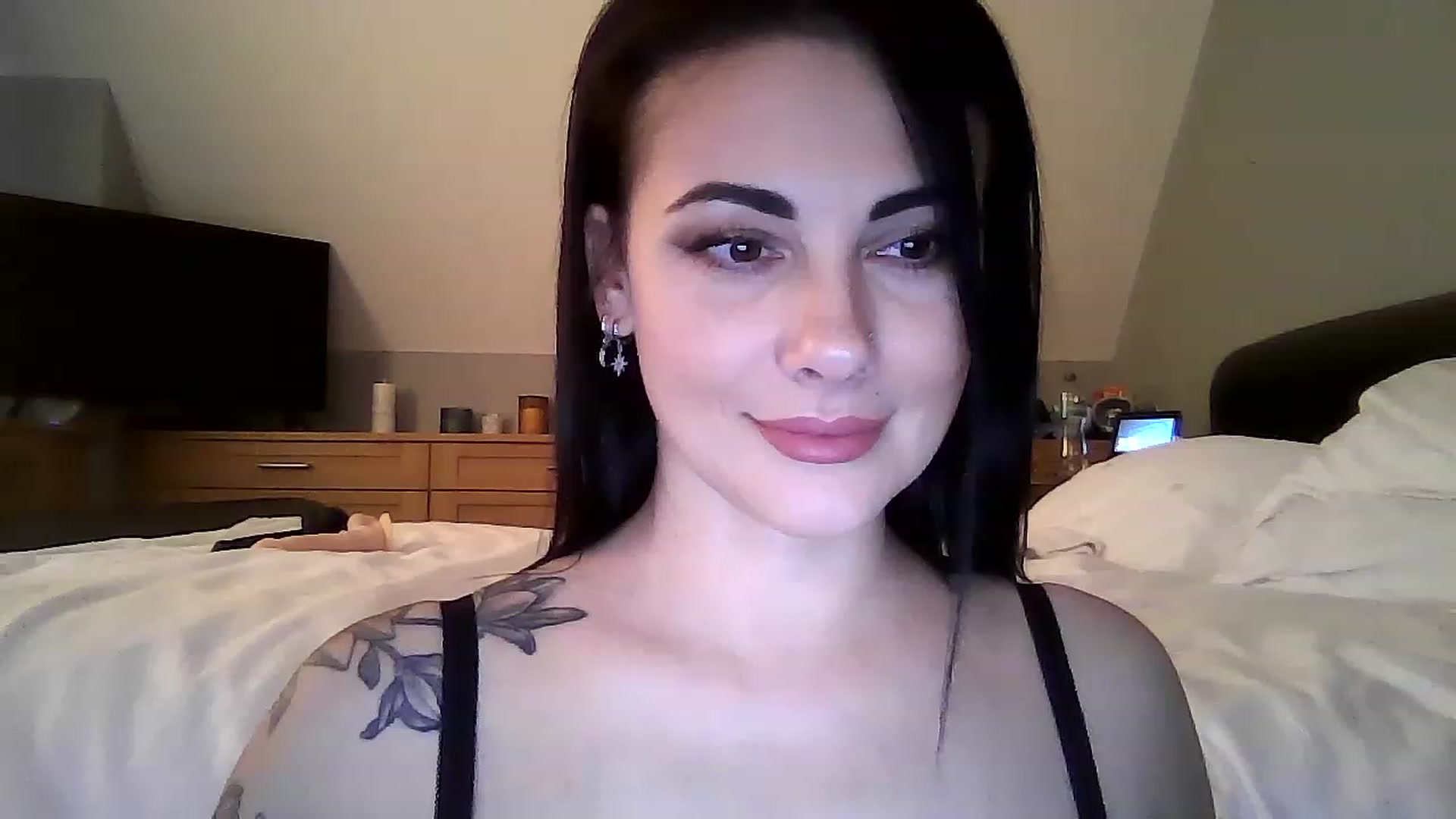 Gallery image thumbnail from FitBaby's myfreecams stream on, 01/18/2023, 14:24 image 5 of 20