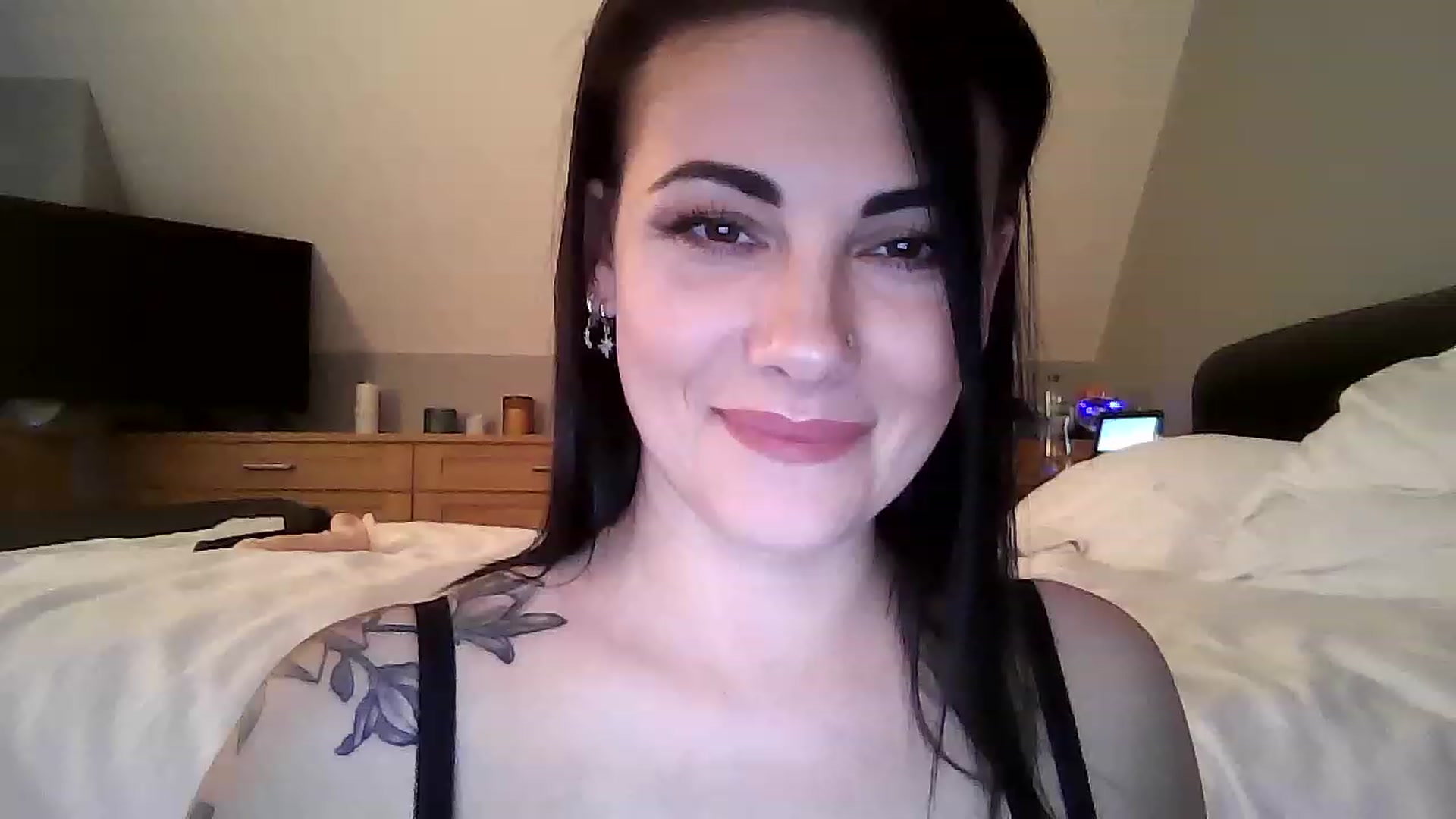 Gallery image thumbnail from FitBaby's myfreecams stream on, 01/18/2023, 14:24 image 8 of 20