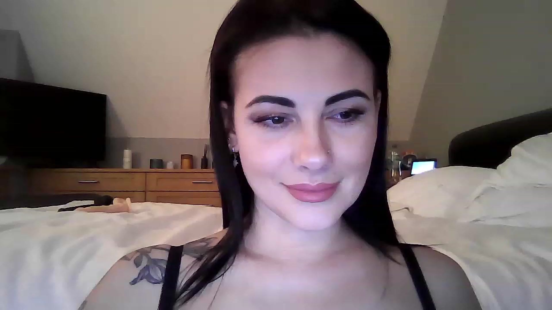 Gallery image thumbnail from FitBaby's myfreecams stream on, 01/18/2023, 14:24 image 12 of 20
