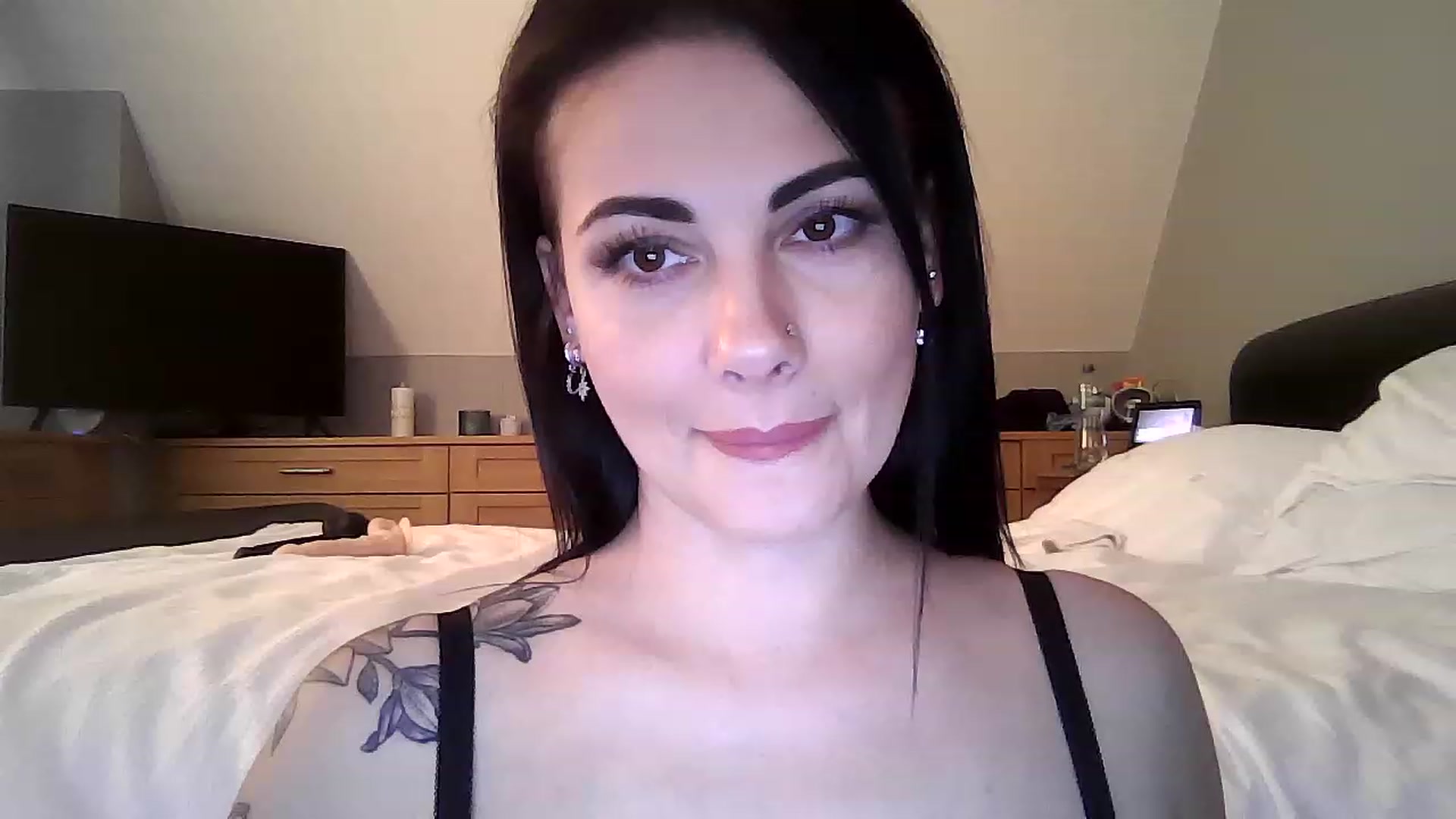 Gallery image thumbnail from FitBaby's myfreecams stream on, 01/18/2023, 14:24 image 3 of 20