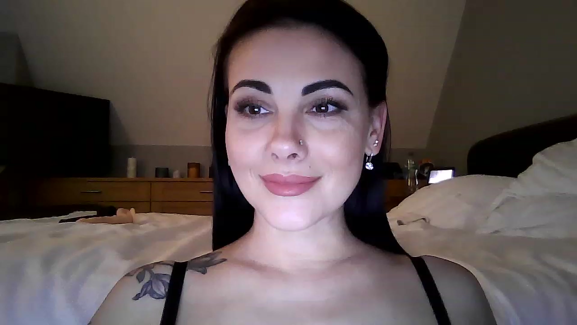 Gallery image thumbnail from FitBaby's myfreecams stream on, 01/18/2023, 14:24 image 16 of 20