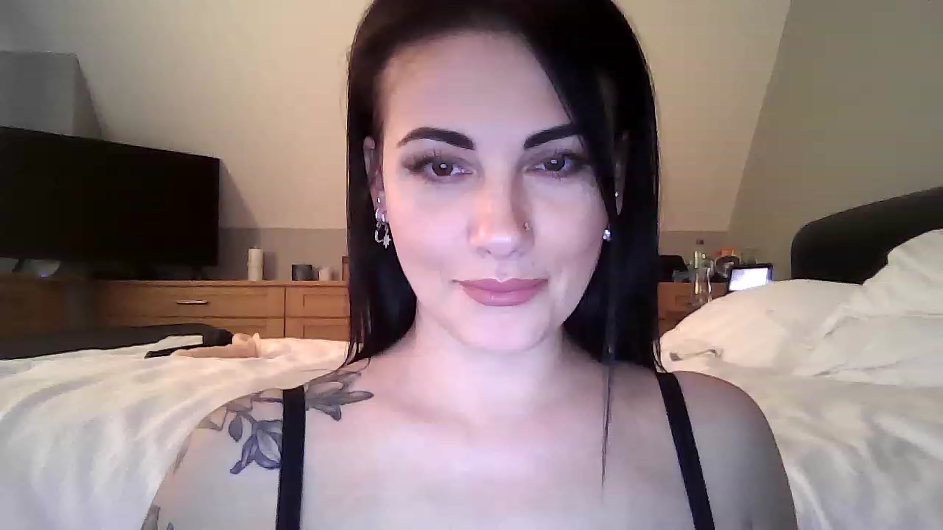 Gallery image thumbnail from FitBaby's myfreecams stream on, 01/18/2023, 14:24 image 4 of 20