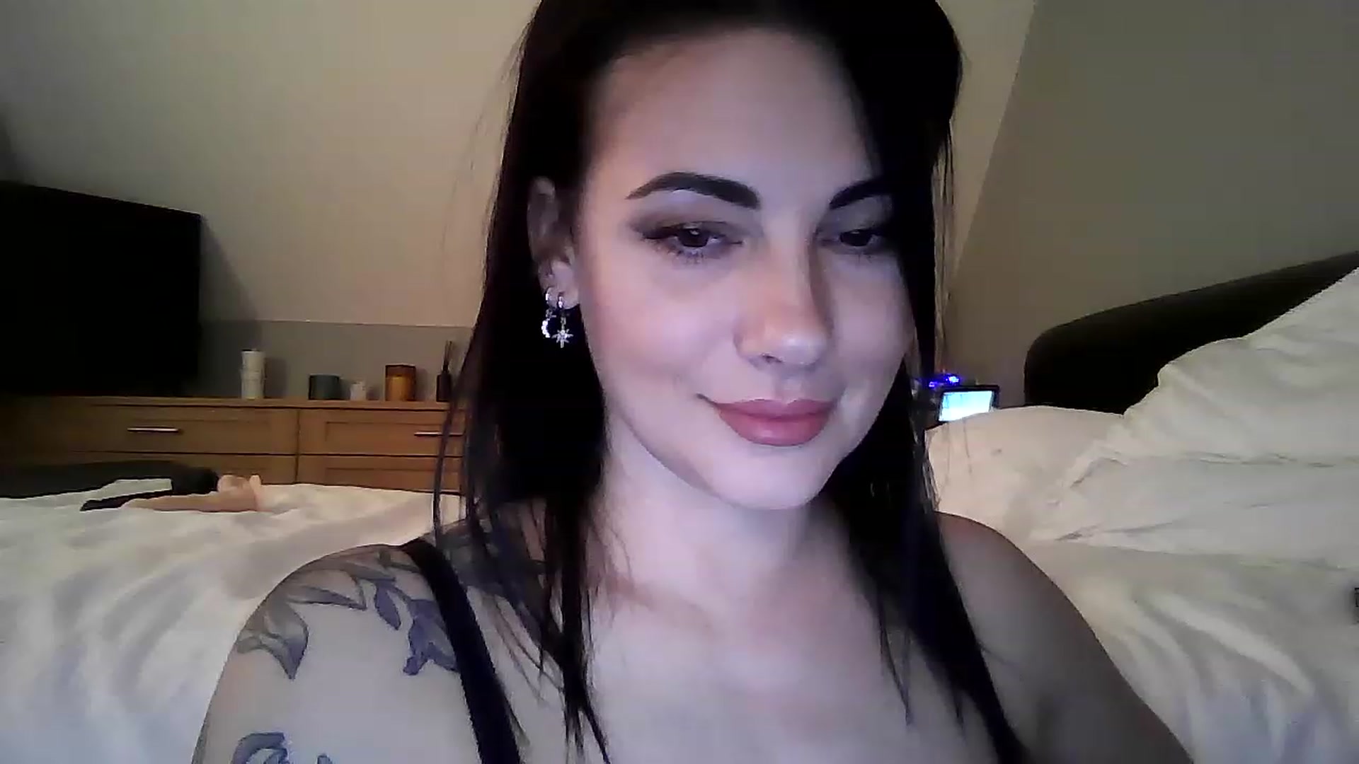 Gallery image thumbnail from FitBaby's myfreecams stream on, 01/18/2023, 14:24 image 9 of 20