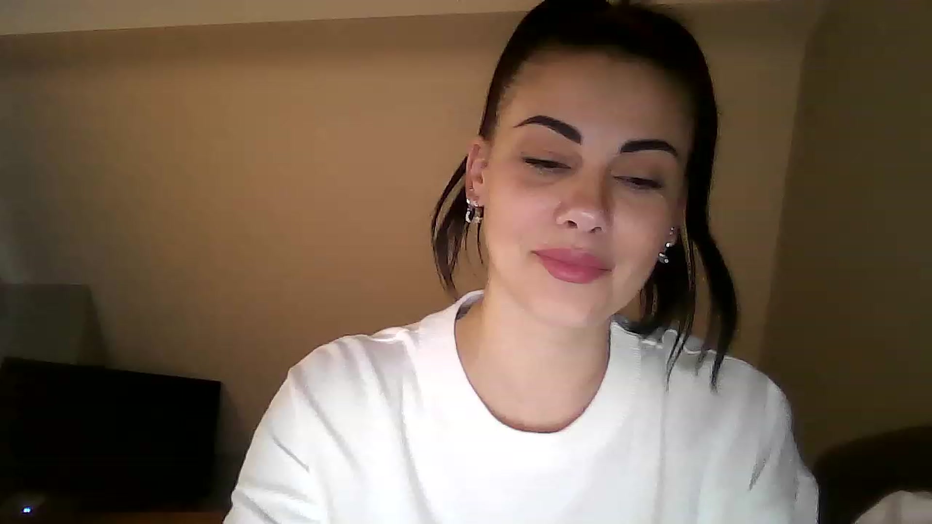 Gallery image thumbnail from FitBaby's myfreecams stream on, 01/19/2023, 14:13 image 2 of 20
