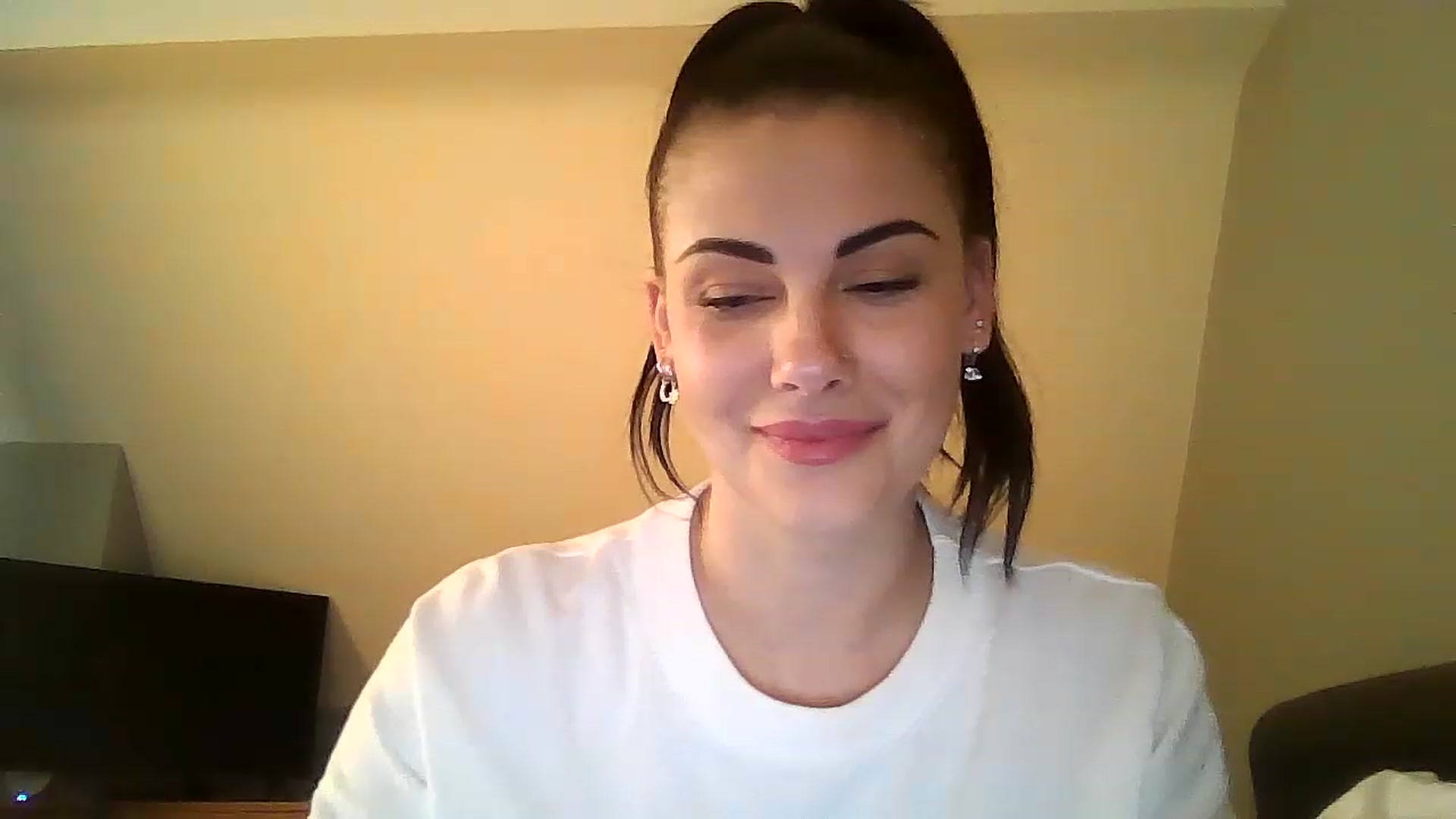 Gallery image thumbnail from FitBaby's myfreecams stream on, 01/19/2023, 14:13 image 13 of 20