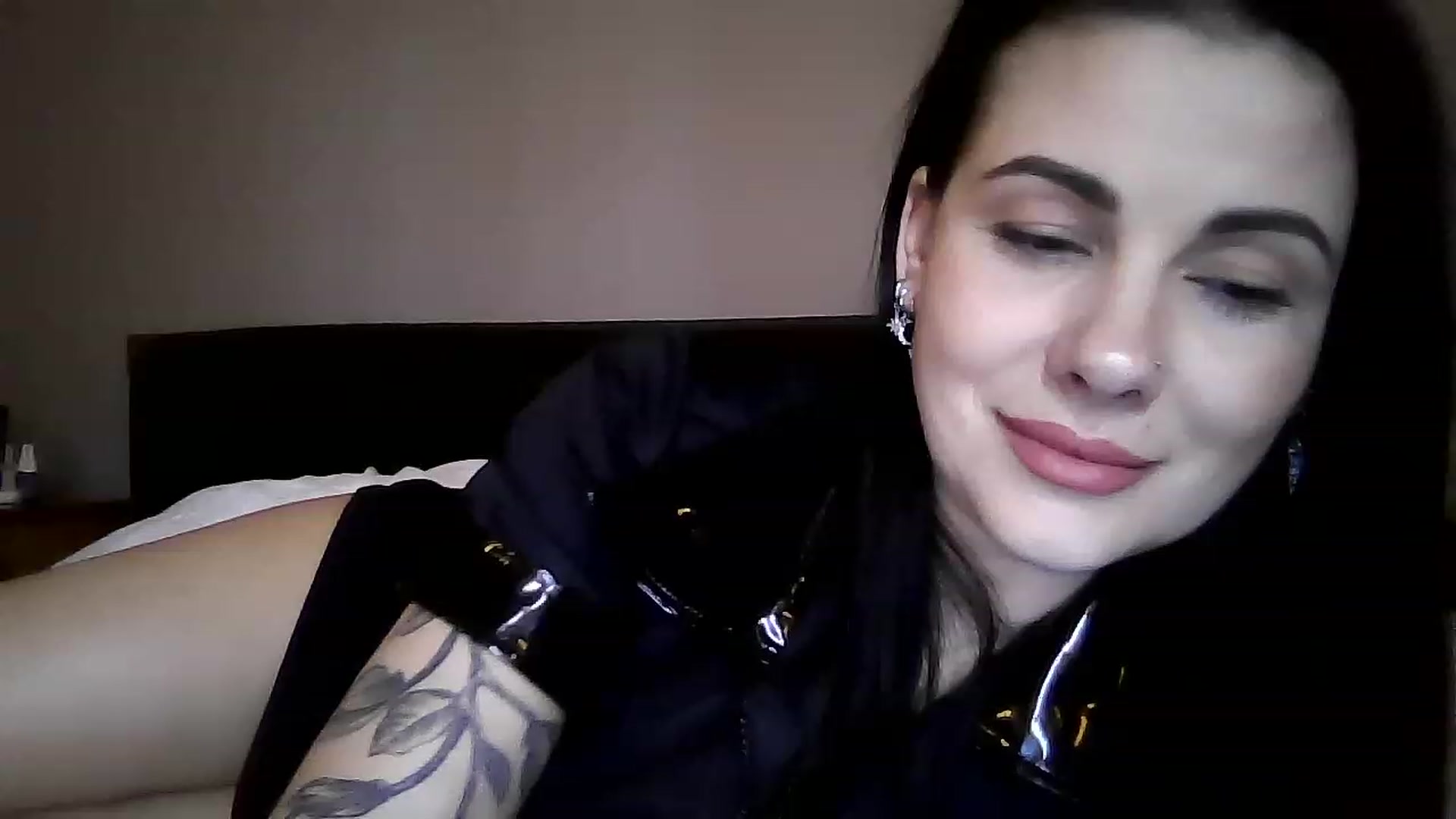 Gallery image thumbnail from FitBaby's myfreecams stream on, 02/01/2023, 14:44 image 15 of 20