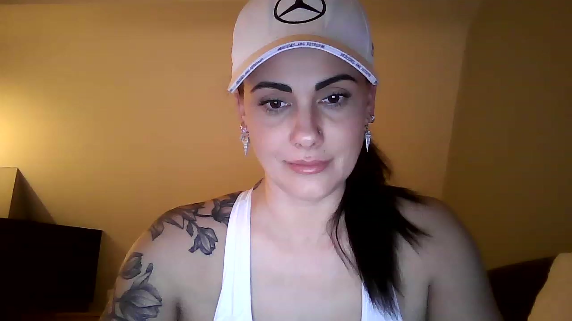 Gallery image thumbnail from FitBaby's myfreecams stream on, 02/06/2023, 17:25 image 3 of 20