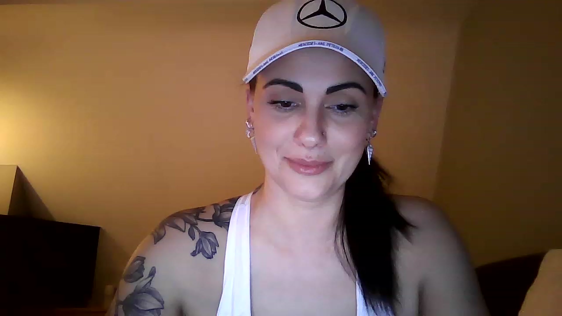 Gallery image thumbnail from FitBaby's myfreecams stream on, 02/06/2023, 17:25 image 4 of 20