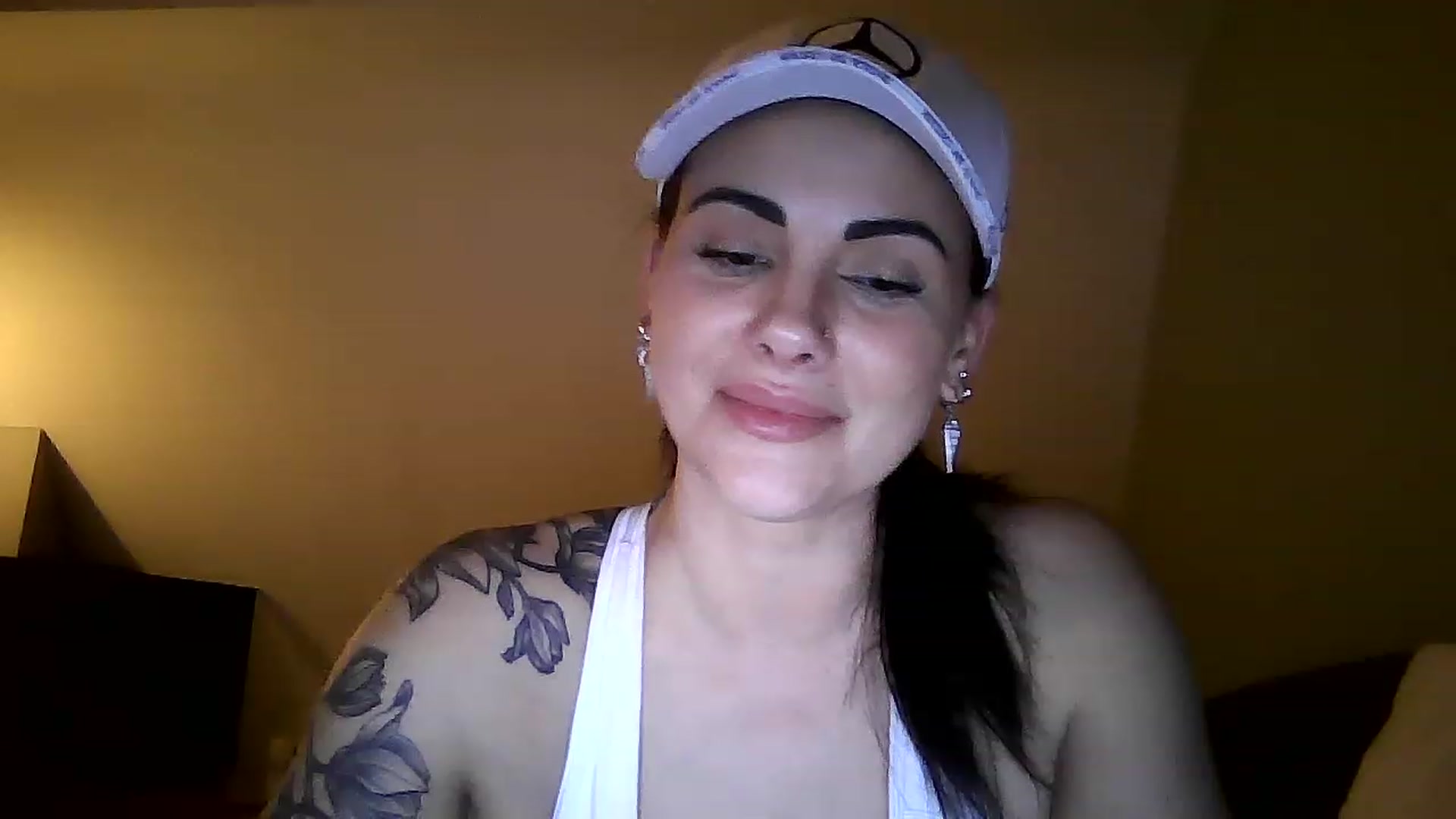 Gallery image thumbnail from FitBaby's myfreecams stream on, 02/06/2023, 17:25 image 10 of 20