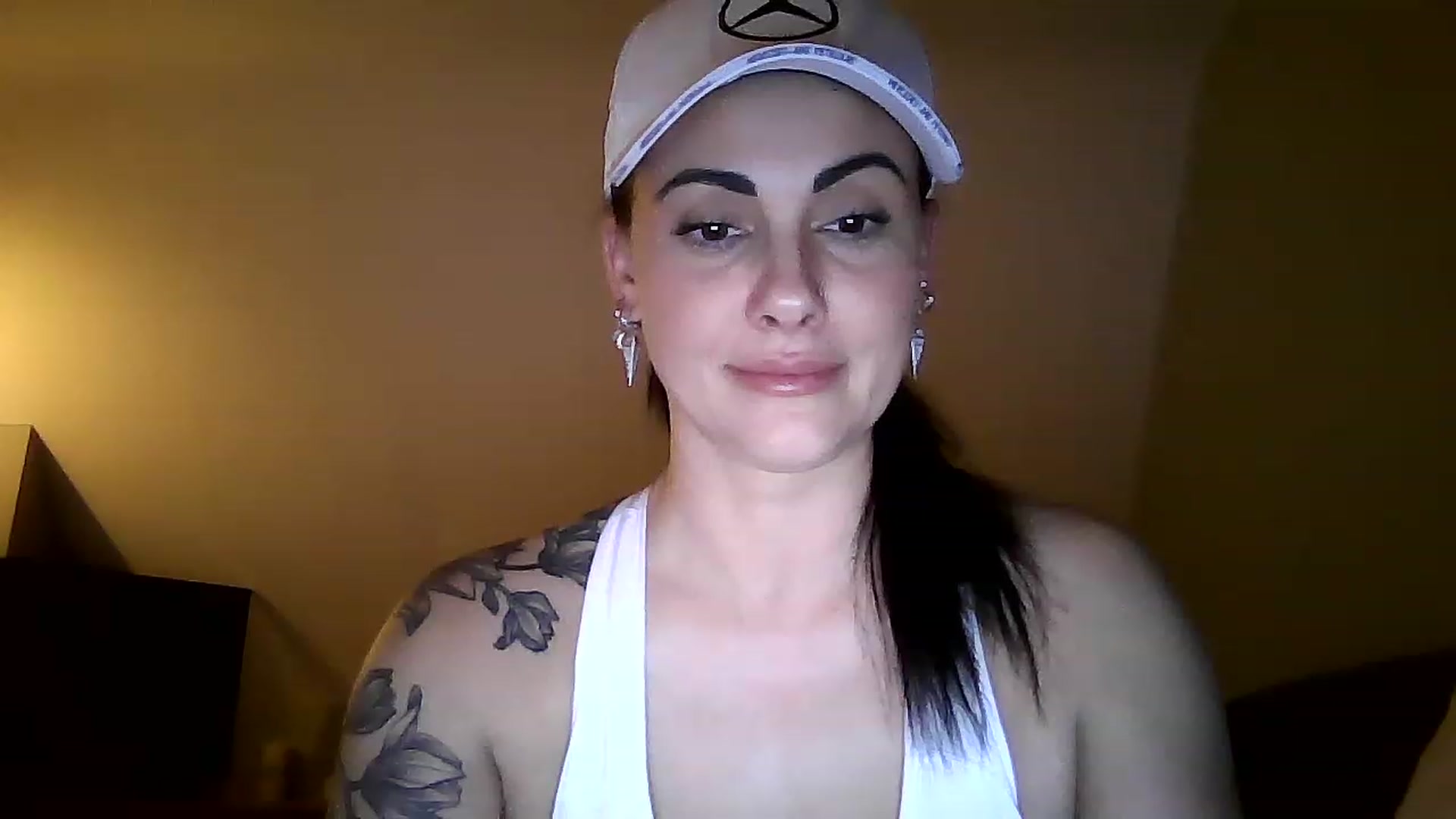 Gallery image thumbnail from FitBaby's myfreecams stream on, 02/06/2023, 17:25 image 13 of 20