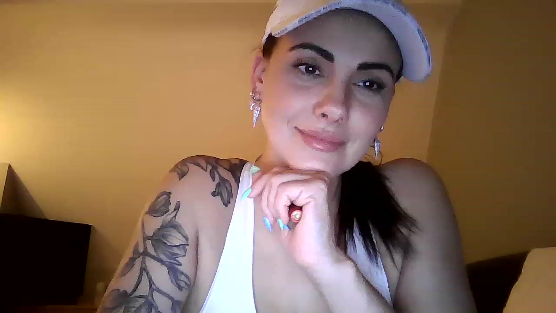 Gallery image thumbnail from FitBaby's myfreecams stream on, 02/06/2023, 17:25 image 1 of 20