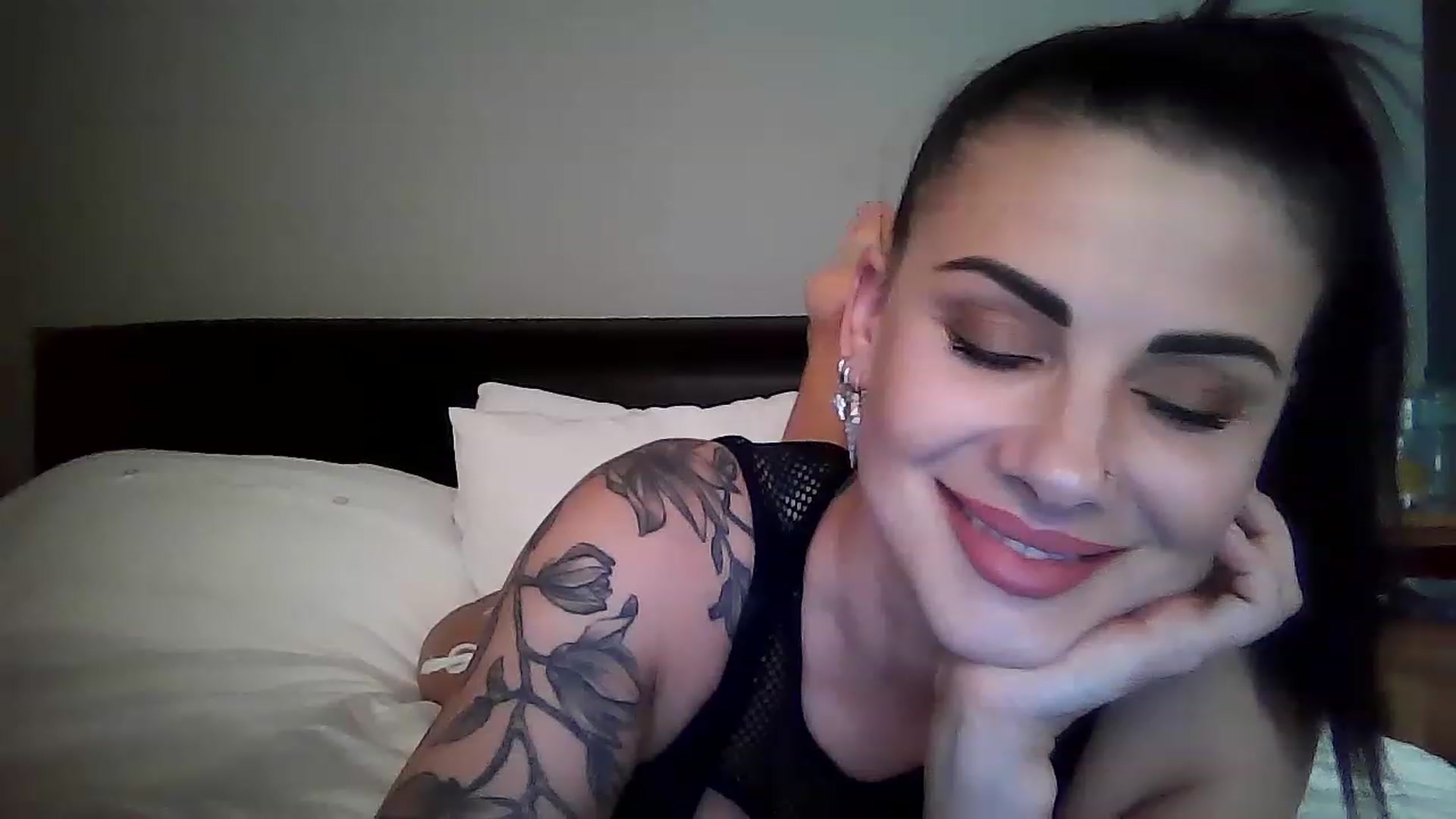 Gallery image thumbnail from FitBaby's myfreecams stream on, 03/02/2023, 15:10 image 5 of 20