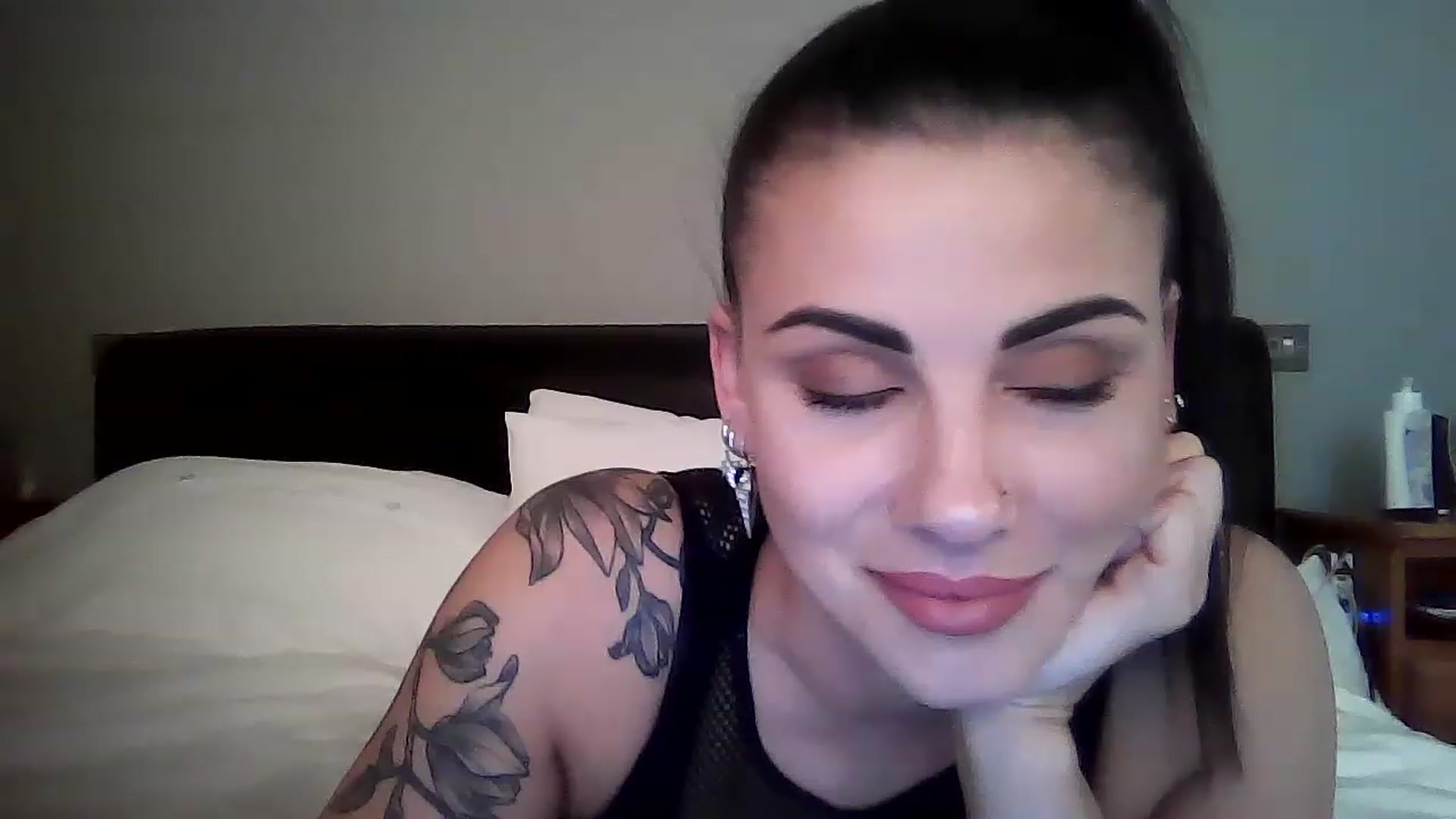 Gallery image thumbnail from FitBaby's myfreecams stream on, 03/02/2023, 15:10 image 10 of 20