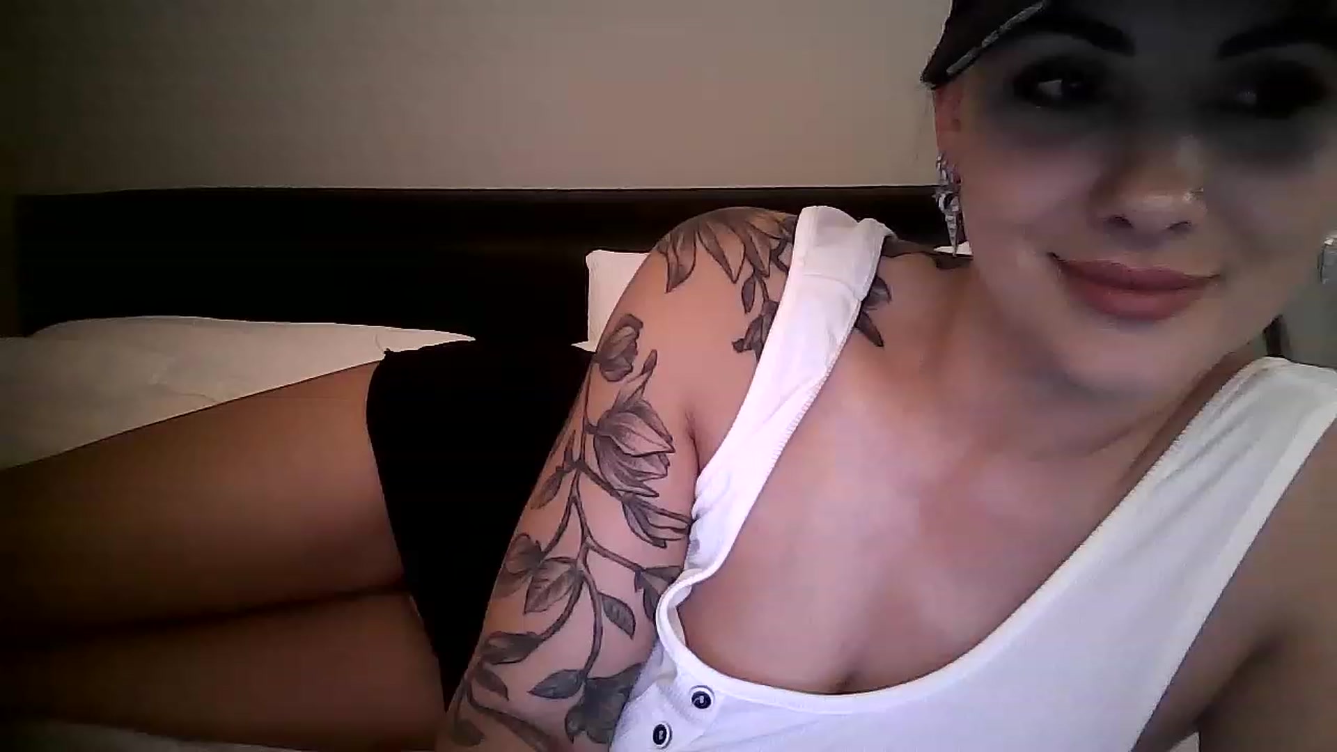 Gallery image thumbnail from FitBaby's myfreecams stream on, 03/06/2023, 15:06 image 3 of 20