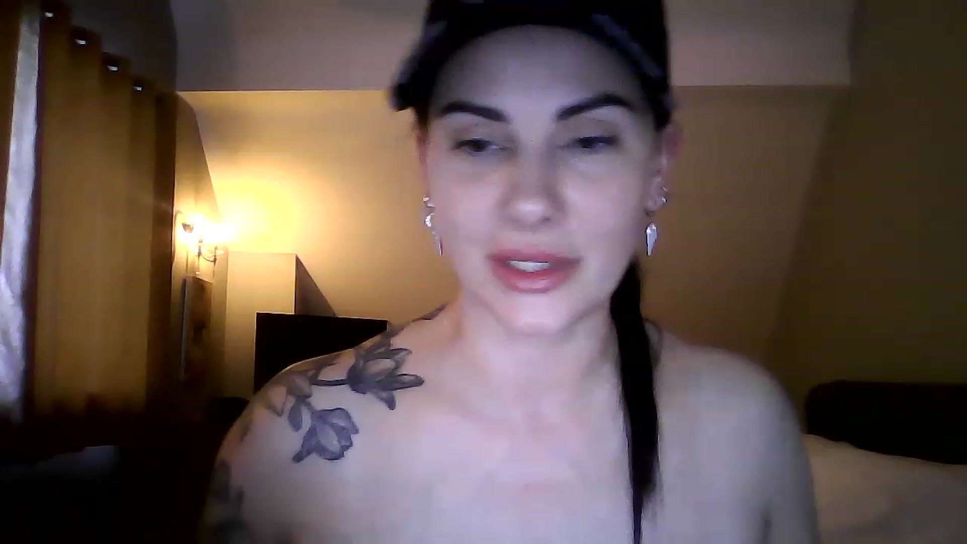 Gallery image thumbnail from FitBaby's myfreecams stream on, 03/08/2023, 17:21 image 13 of 20
