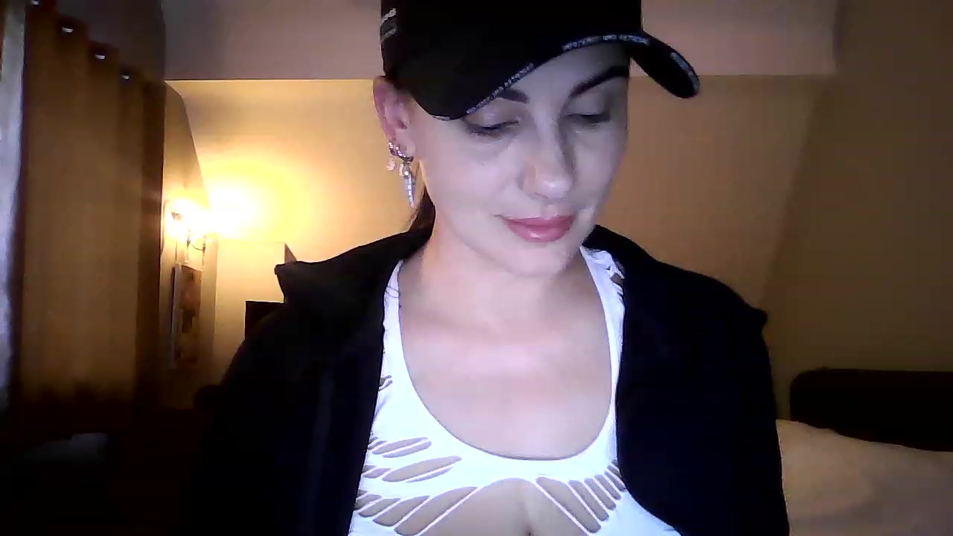 Gallery image thumbnail from FitBaby's myfreecams stream on, 03/08/2023, 17:21 image 6 of 20