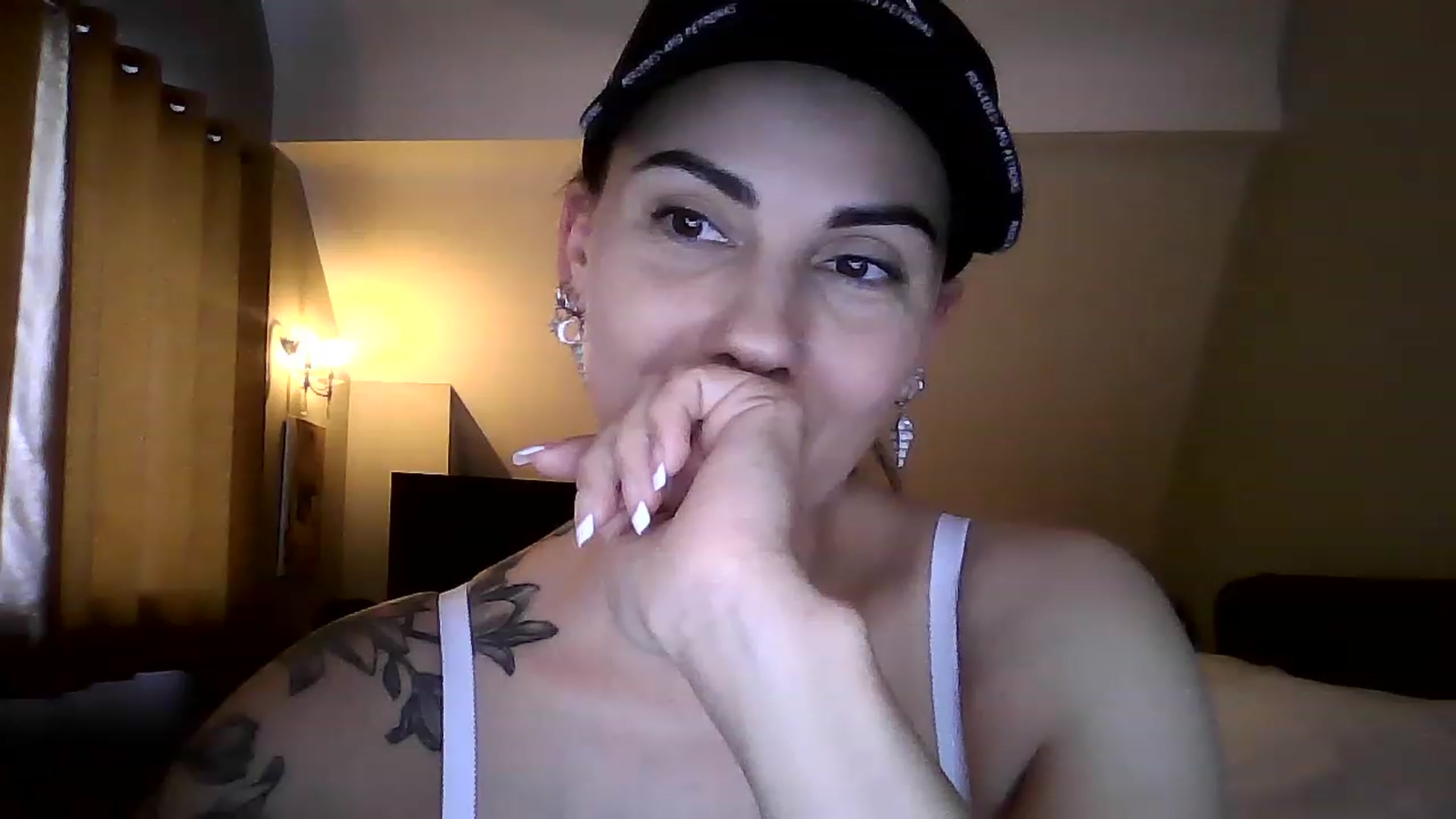 Gallery image thumbnail from FitBaby's myfreecams stream on, 03/08/2023, 17:21 image 19 of 20