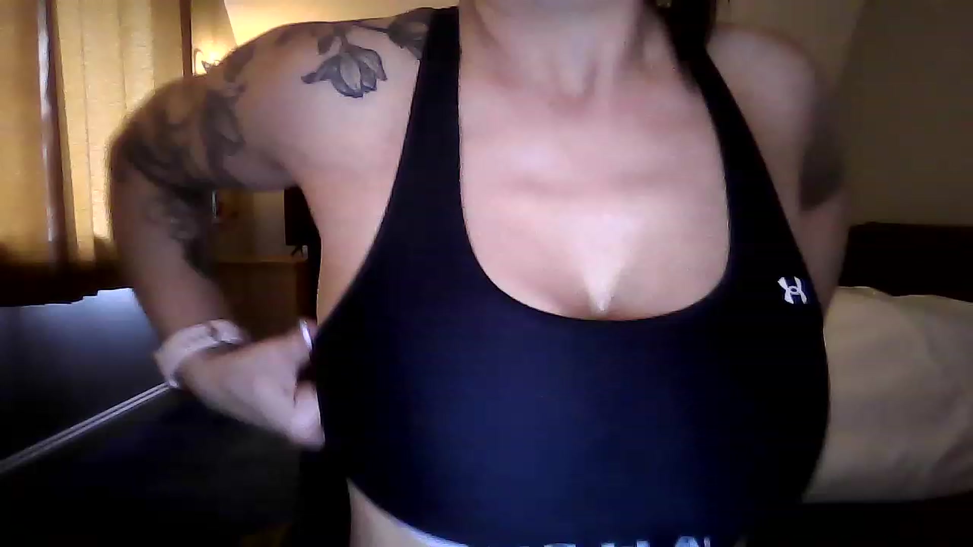 Gallery image thumbnail from FitBaby's myfreecams stream on, 03/10/2023, 14:27 image 6 of 20
