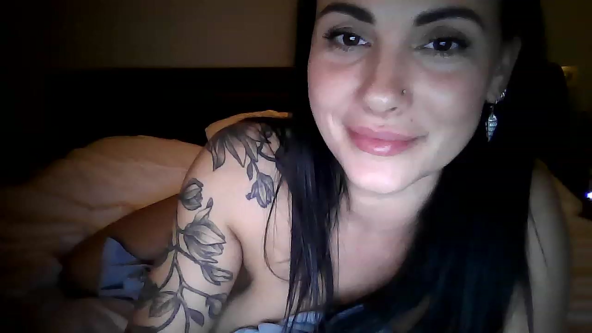 Gallery image thumbnail from FitBaby's myfreecams stream on, 03/14/2023, 18:34 image 13 of 20