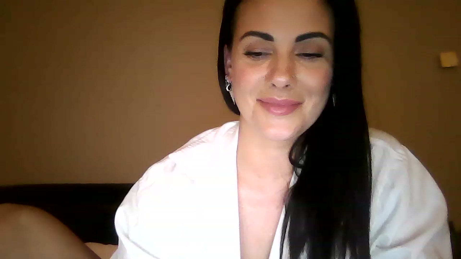 Gallery image thumbnail from FitBaby's myfreecams stream on, 03/16/2023, 16:23 image 10 of 20