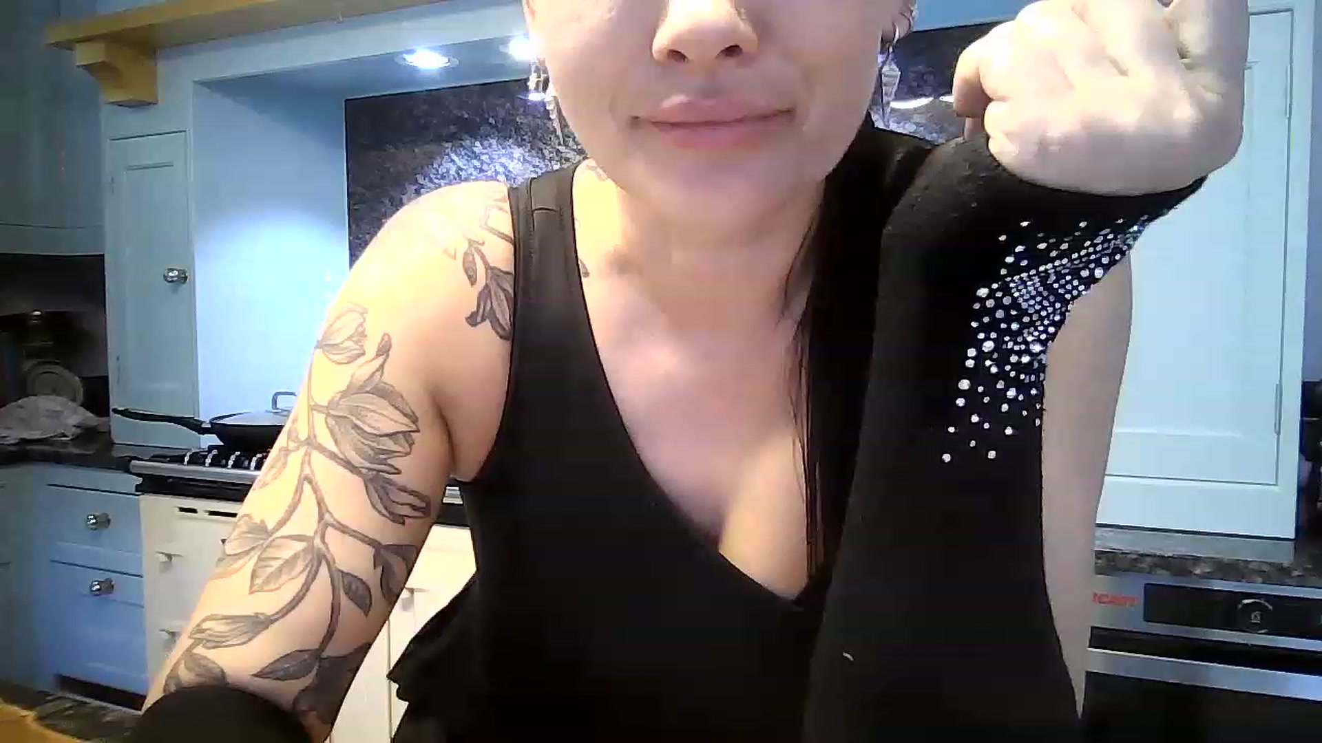 Gallery image thumbnail from FitBaby's myfreecams stream on, 03/17/2023, 13:31 image 3 of 20