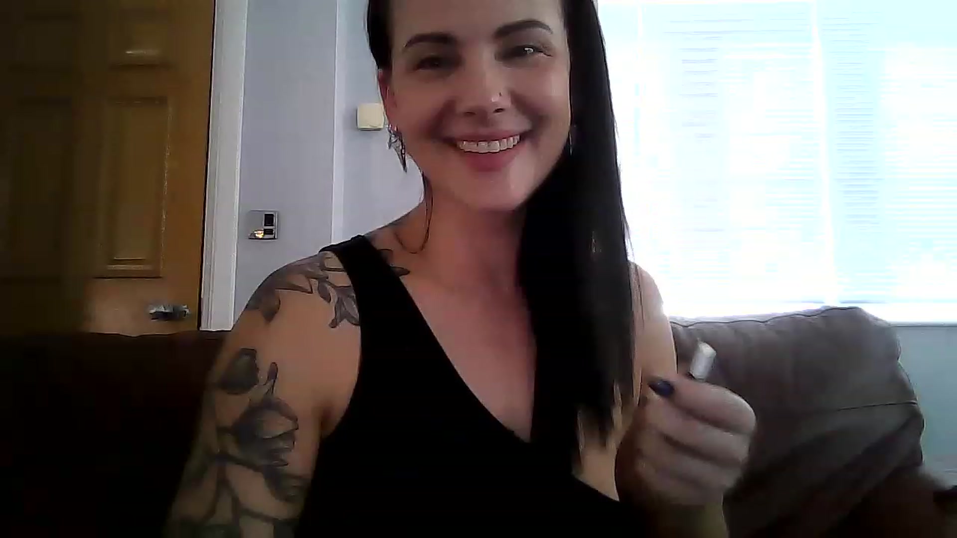 Gallery image thumbnail from FitBaby's myfreecams stream on, 03/17/2023, 15:17 image 11 of 20