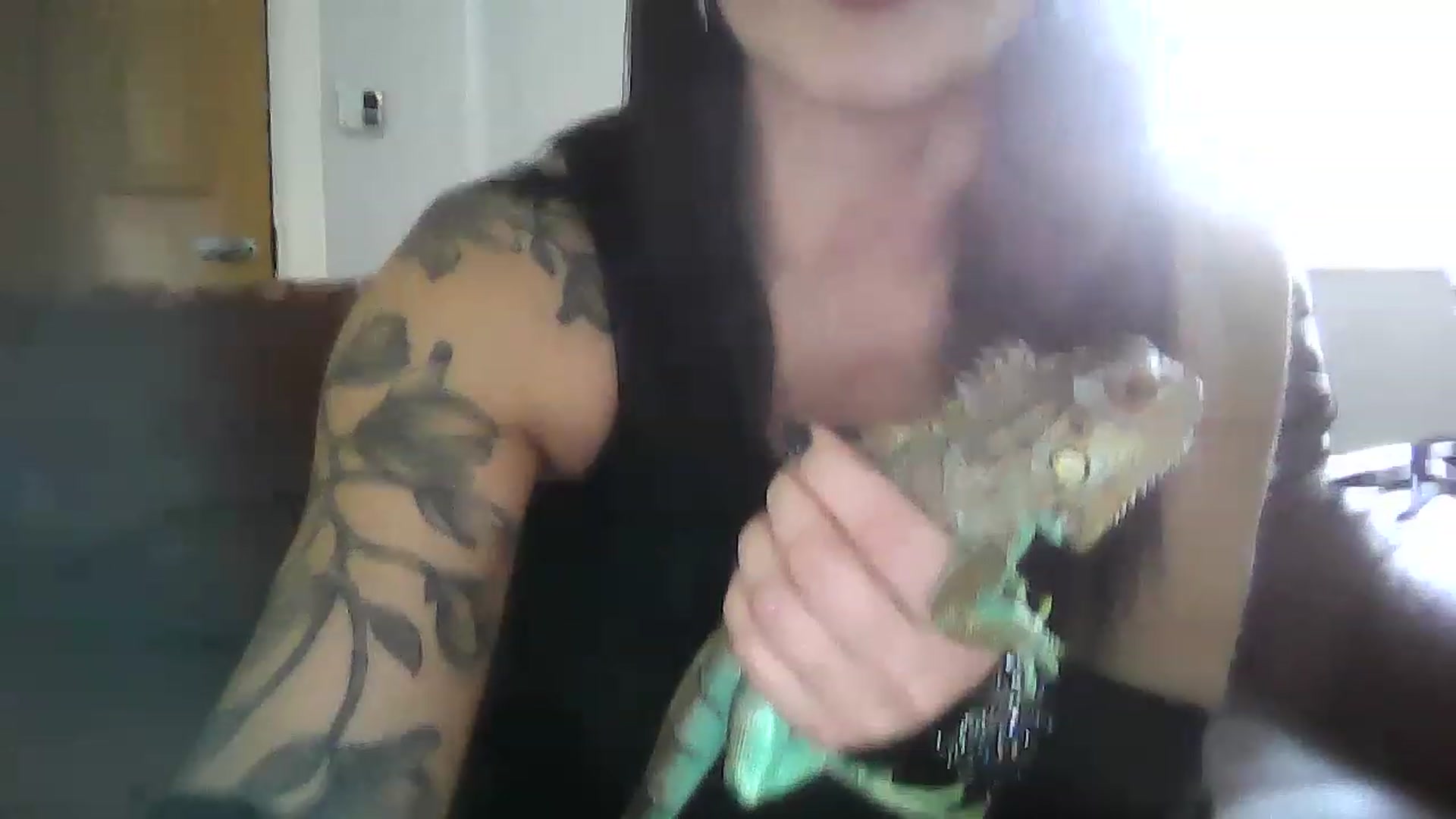 Gallery image thumbnail from FitBaby's myfreecams stream on, 03/17/2023, 15:17 image 20 of 20