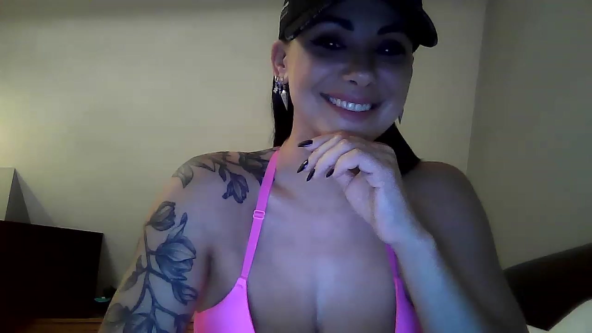 Gallery image thumbnail from FitBaby's myfreecams stream on, 03/22/2023, 15:34 image 20 of 20
