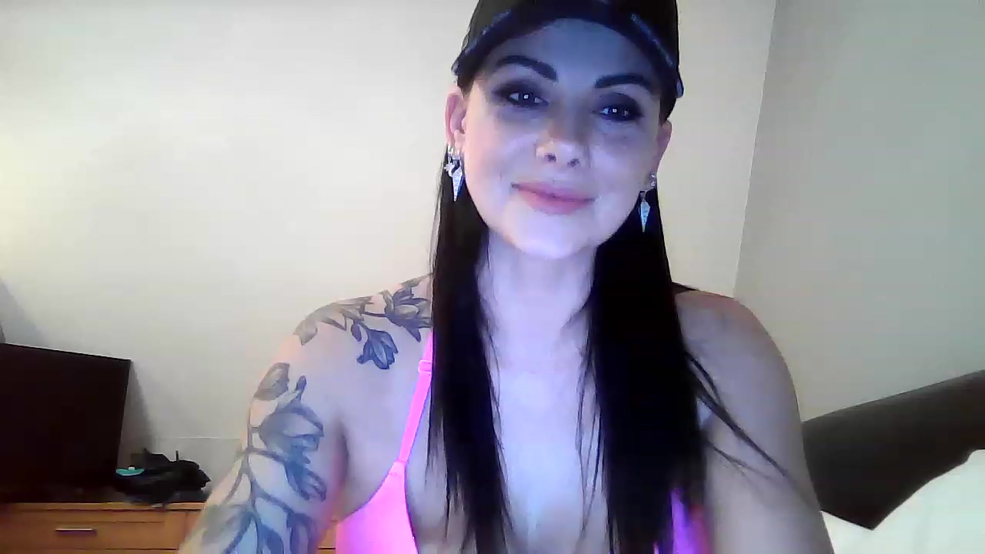 Gallery image thumbnail from FitBaby's myfreecams stream on, 03/22/2023, 15:34 image 11 of 20