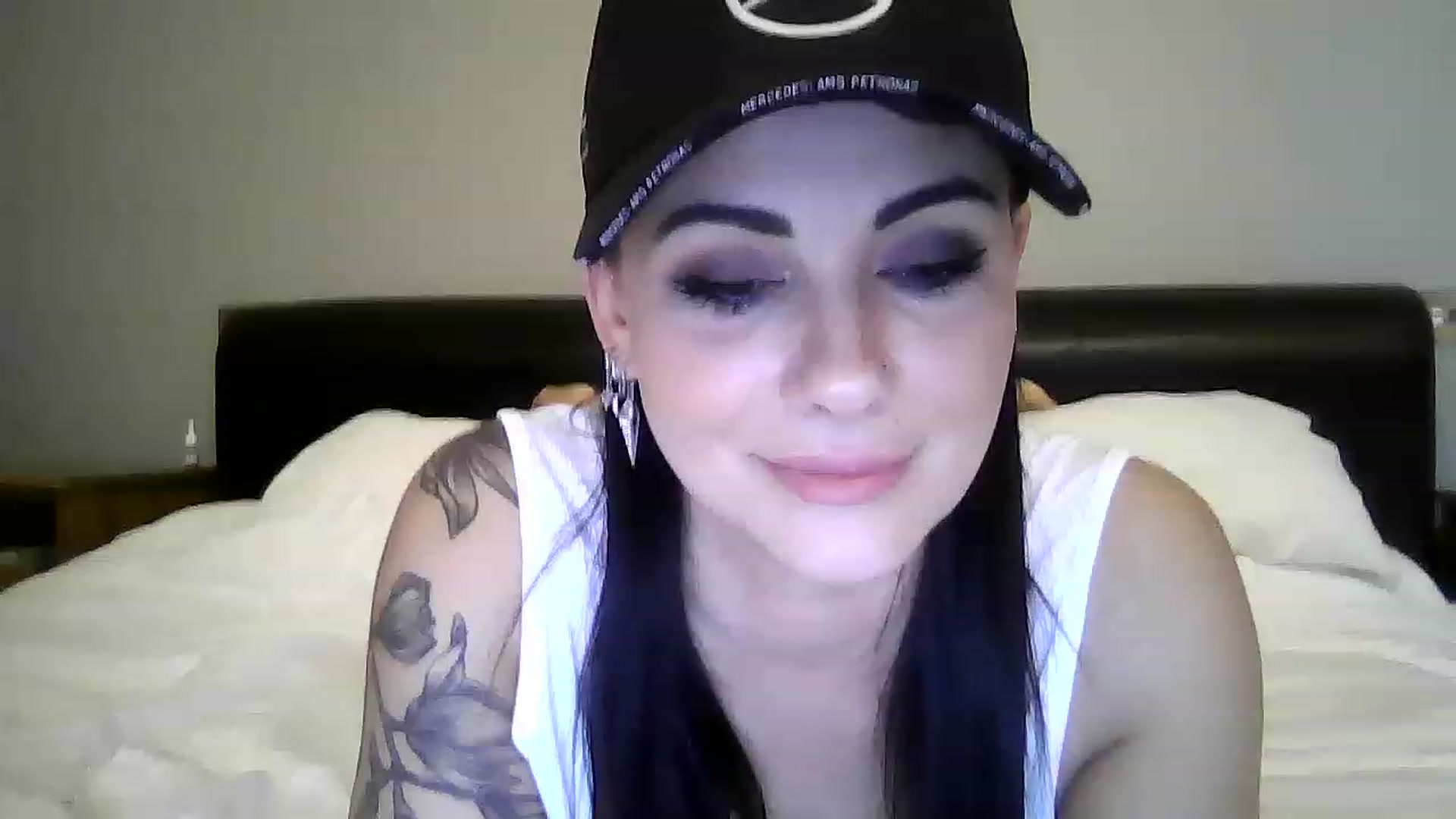 Gallery image thumbnail from FitBaby's myfreecams stream on, 03/22/2023, 16:07 image 4 of 20