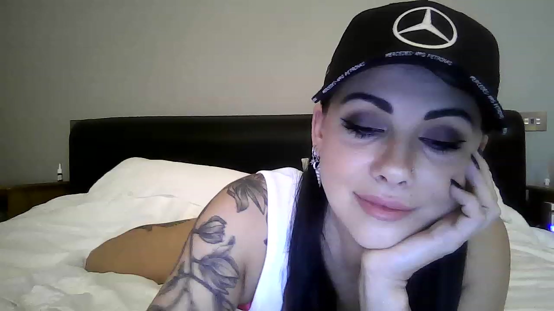 Gallery image thumbnail from FitBaby's myfreecams stream on, 03/22/2023, 16:07 image 15 of 20