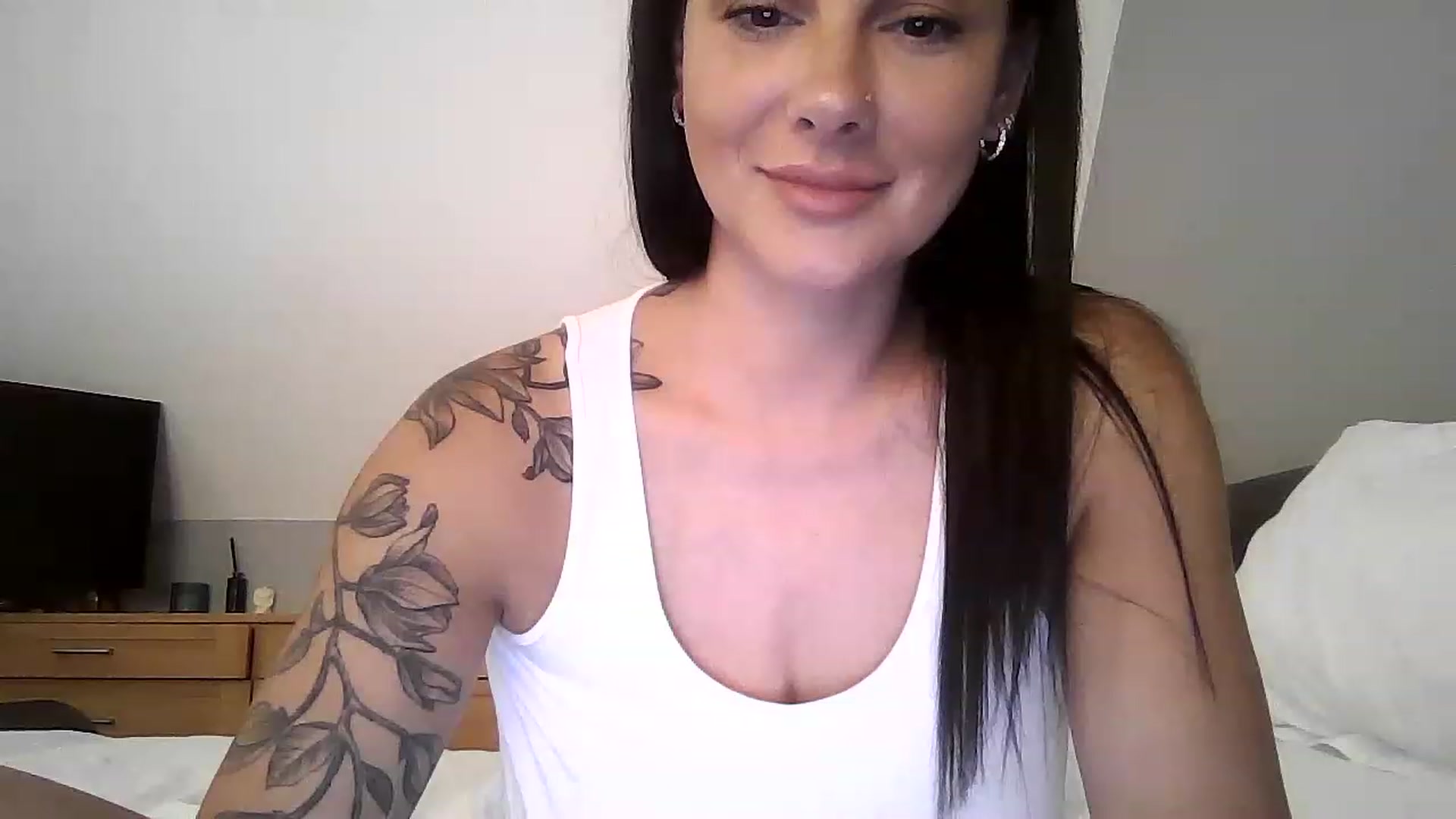 Gallery image thumbnail from FitBaby's myfreecams stream on, 04/20/2023, 12:43 image 12 of 20