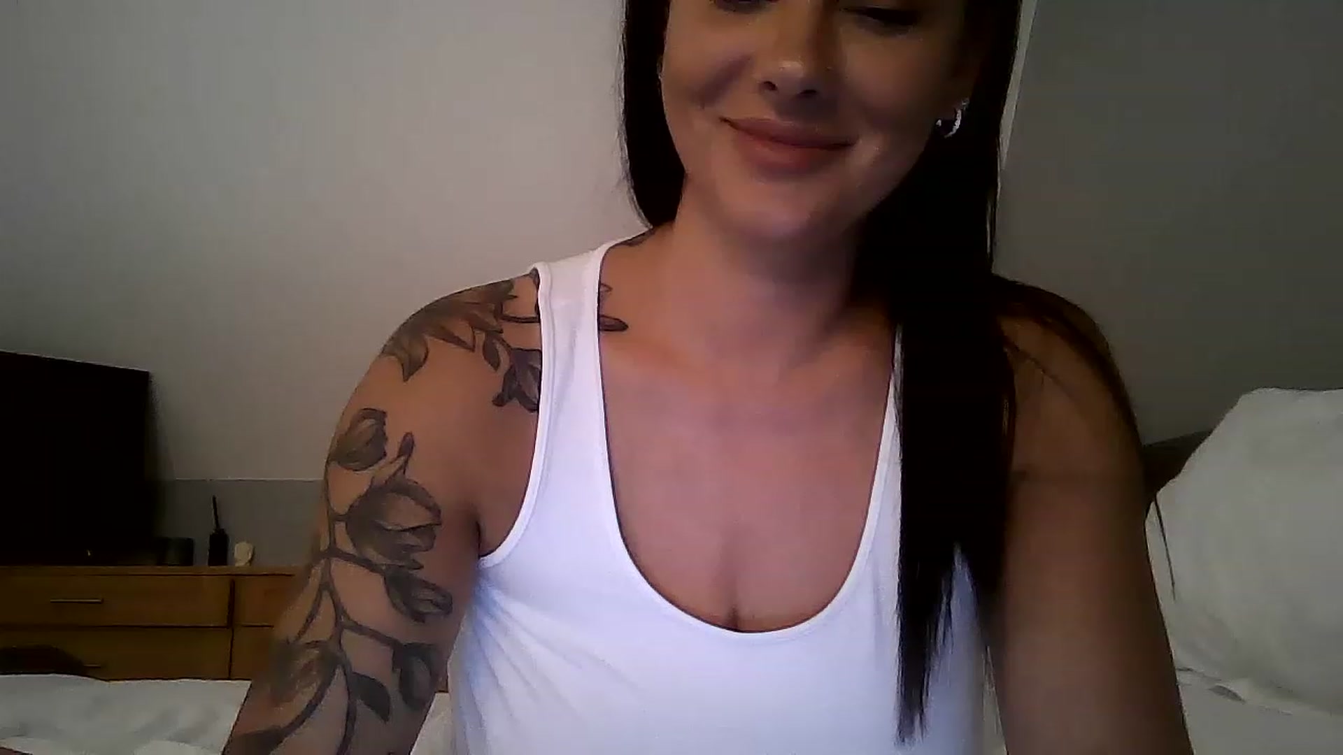 Gallery image thumbnail from FitBaby's myfreecams stream on, 04/20/2023, 12:43 image 11 of 20