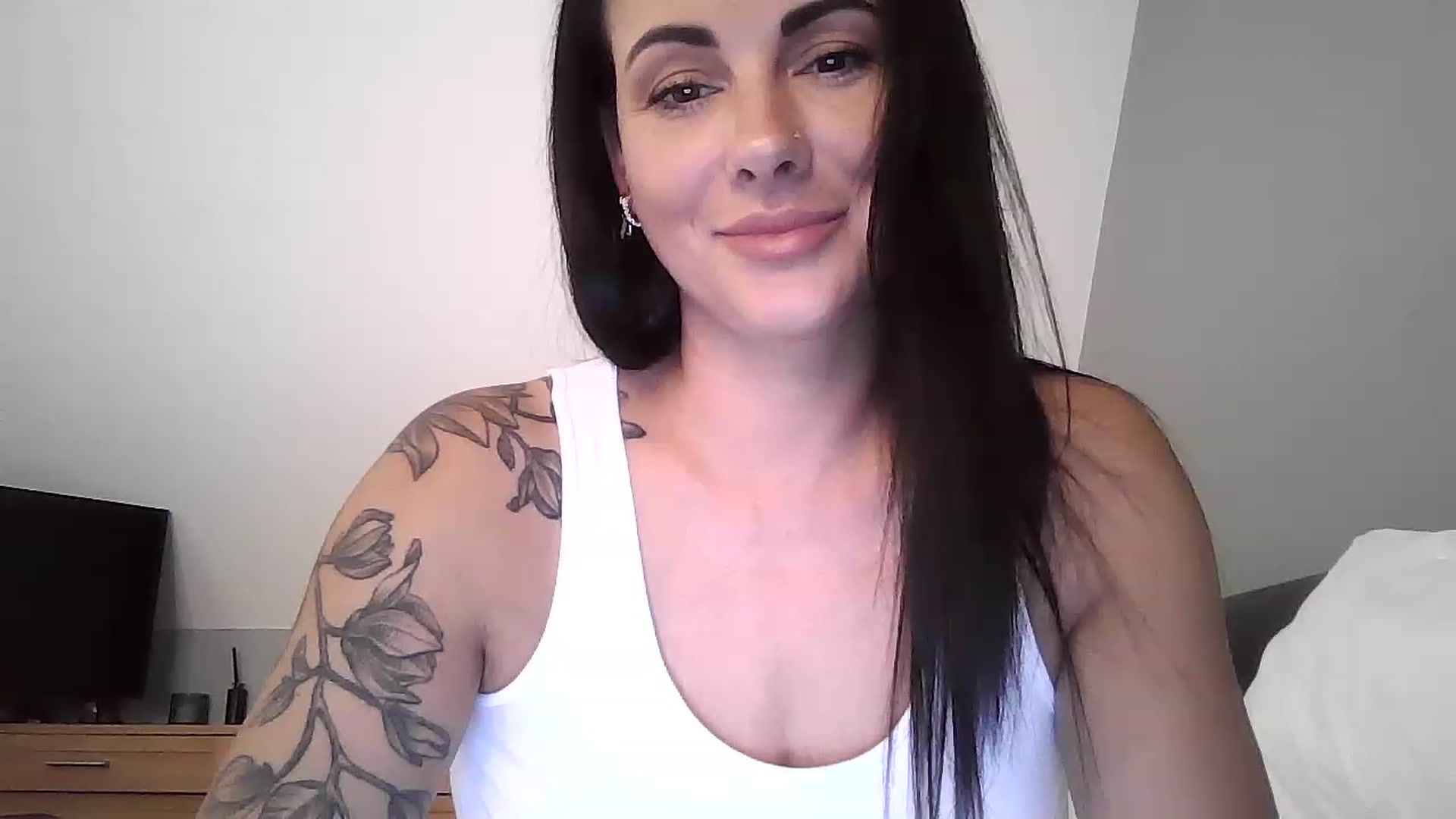 Gallery image thumbnail from FitBaby's myfreecams stream on, 04/20/2023, 12:43 image 15 of 20