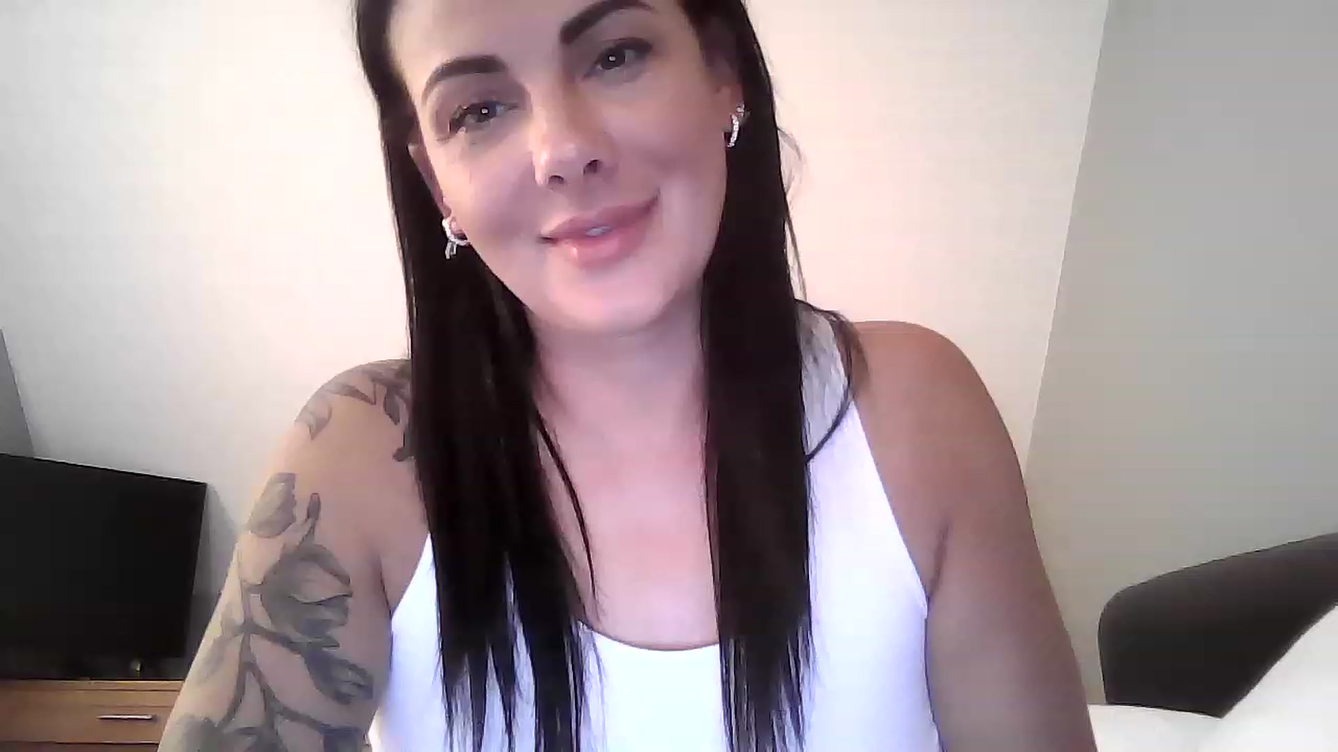 Gallery image thumbnail from FitBaby's myfreecams stream on, 04/20/2023, 14:21 image 8 of 20