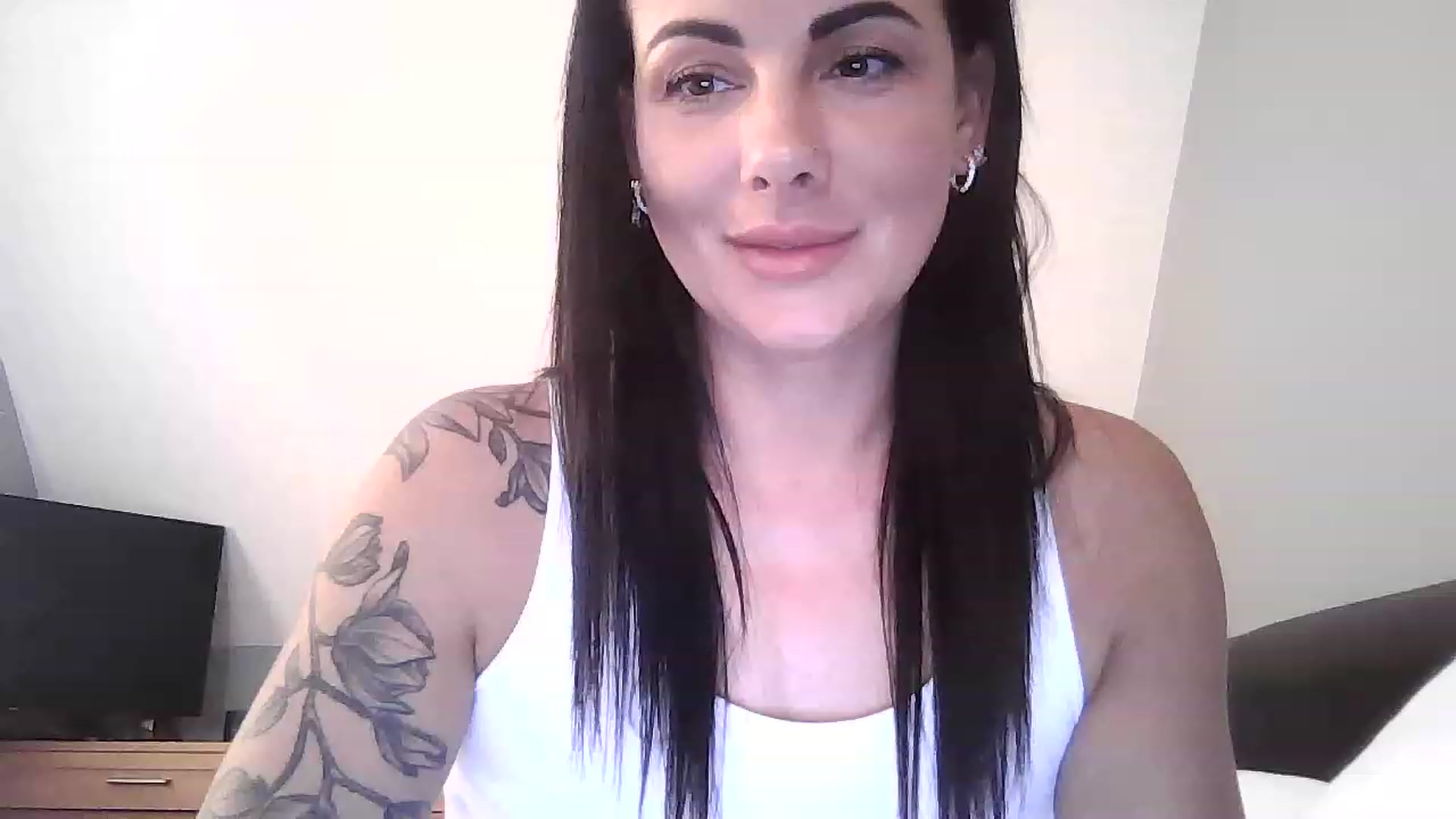 Gallery image thumbnail from FitBaby's myfreecams stream on, 04/20/2023, 14:21 image 6 of 20