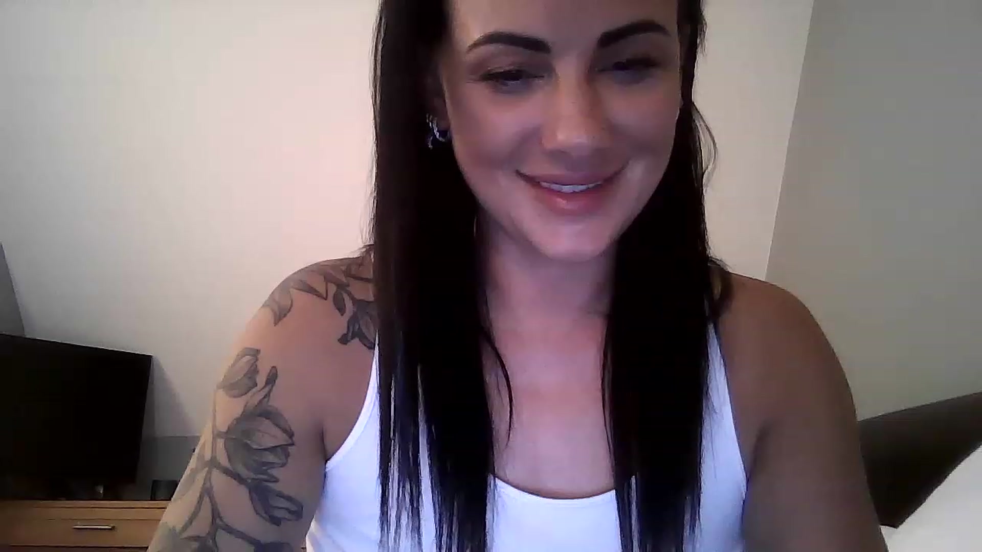 Gallery image thumbnail from FitBaby's myfreecams stream on, 04/20/2023, 14:21 image 5 of 20