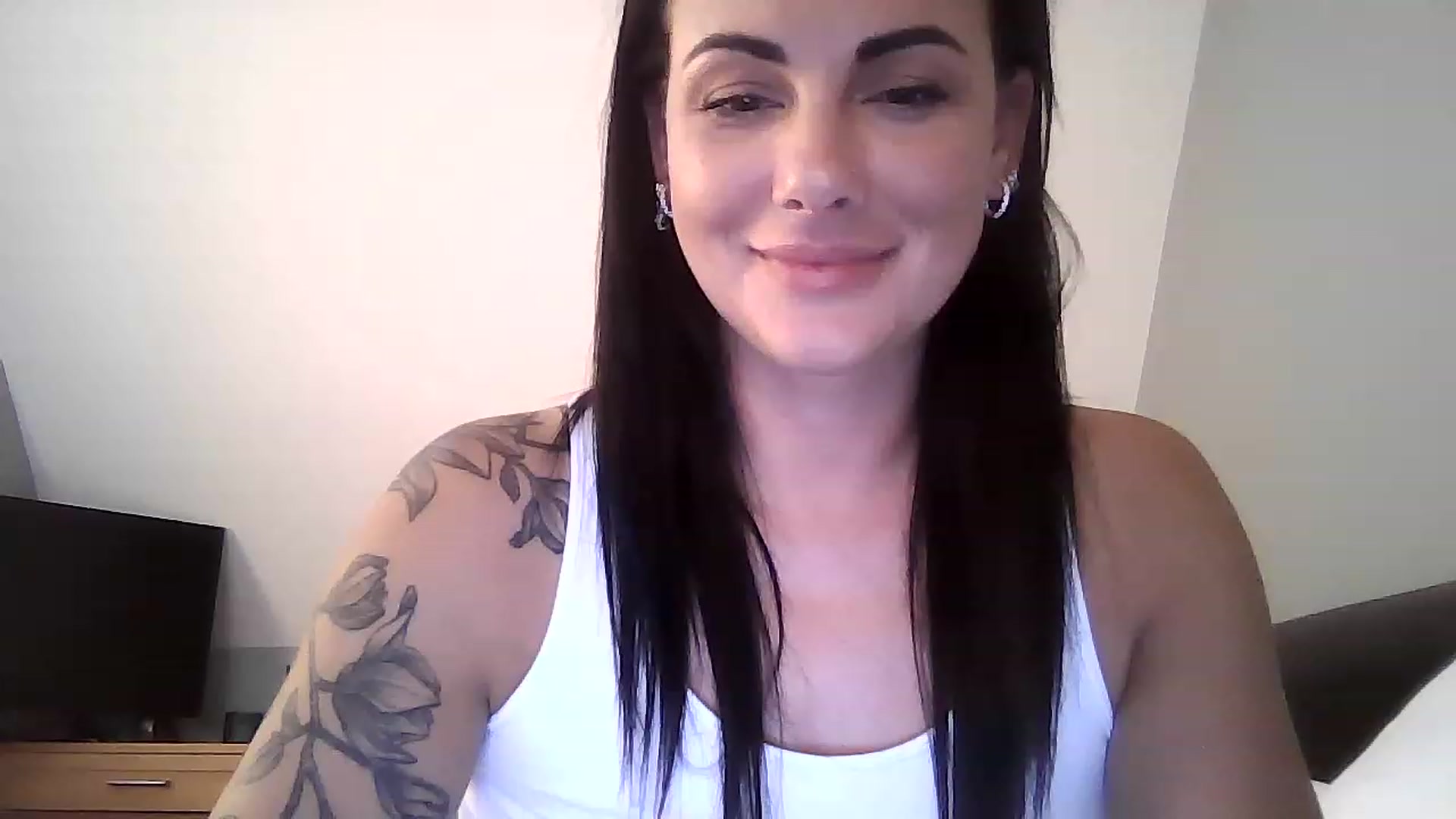 Gallery image thumbnail from FitBaby's myfreecams stream on, 04/20/2023, 14:21 image 4 of 20