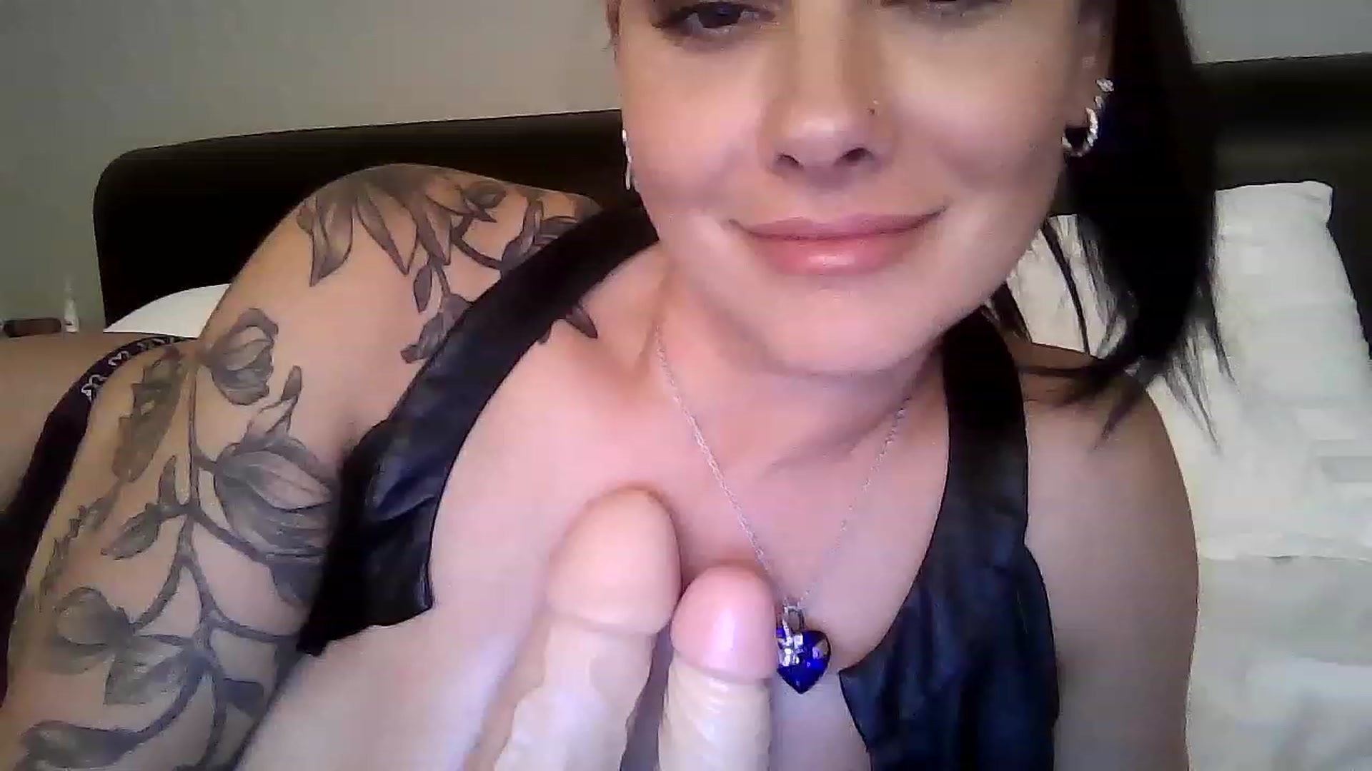 Gallery image thumbnail from FitBaby's myfreecams stream on, 04/25/2023, 15:50 image 11 of 20