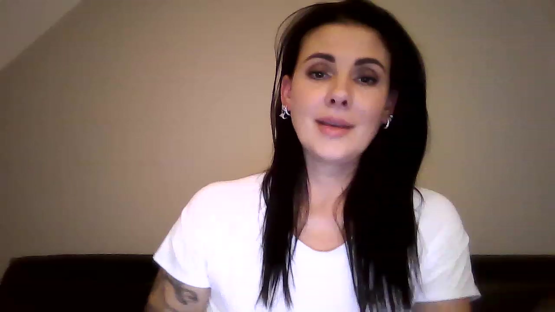 Gallery image thumbnail from FitBaby's myfreecams stream on, 05/05/2023, 17:18 image 11 of 20