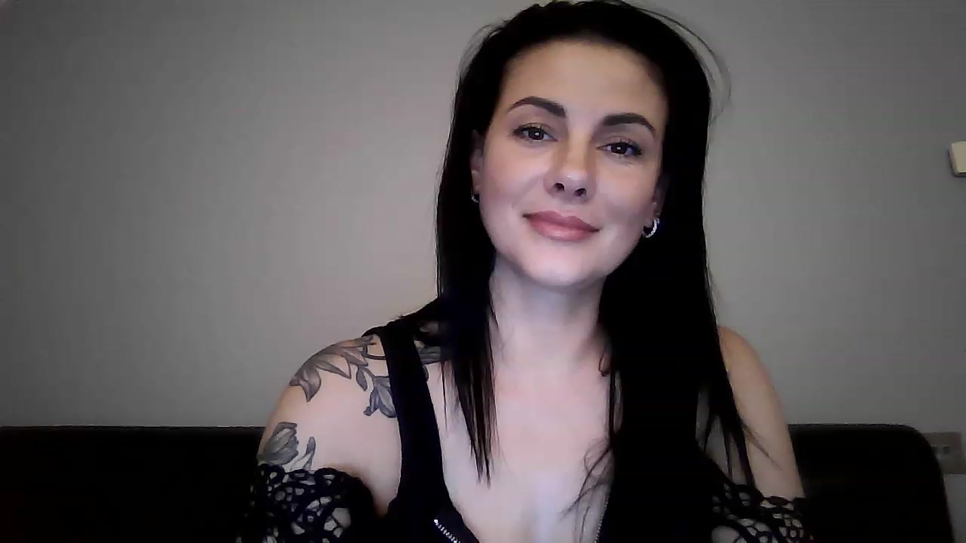 Gallery image thumbnail from FitBaby's myfreecams stream on, 05/10/2023, 16:50 image 14 of 20