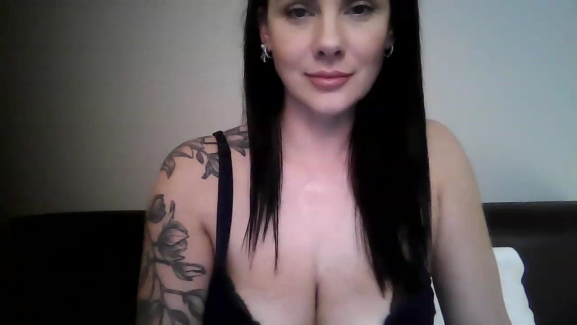 Gallery image thumbnail from FitBaby's myfreecams stream on, 05/26/2023, 15:30 image 8 of 20